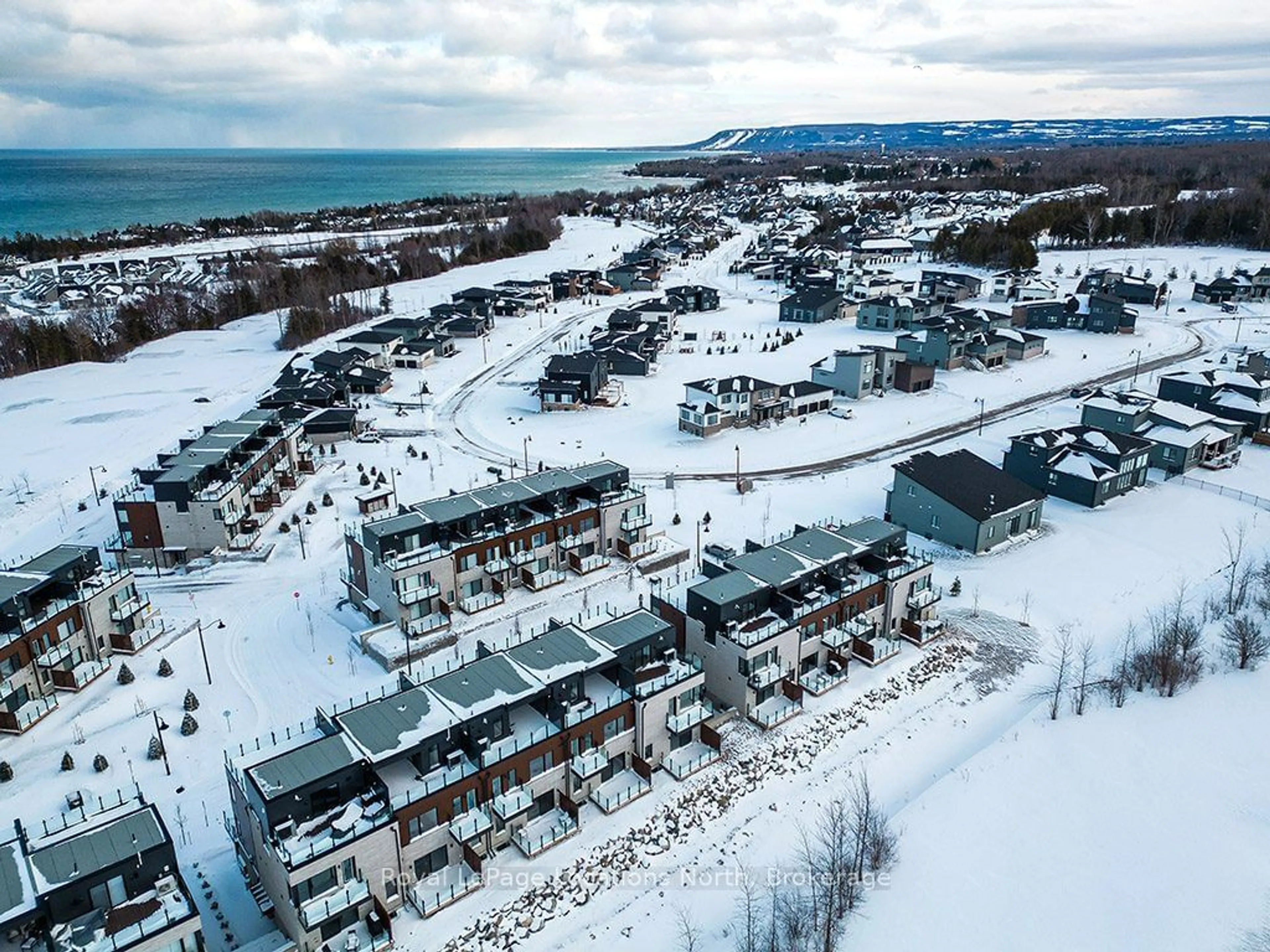 A pic from outside/outdoor area/front of a property/back of a property/a pic from drone, street for 117 SLADDEN Crt #10, Blue Mountains Ontario N0H 2P0