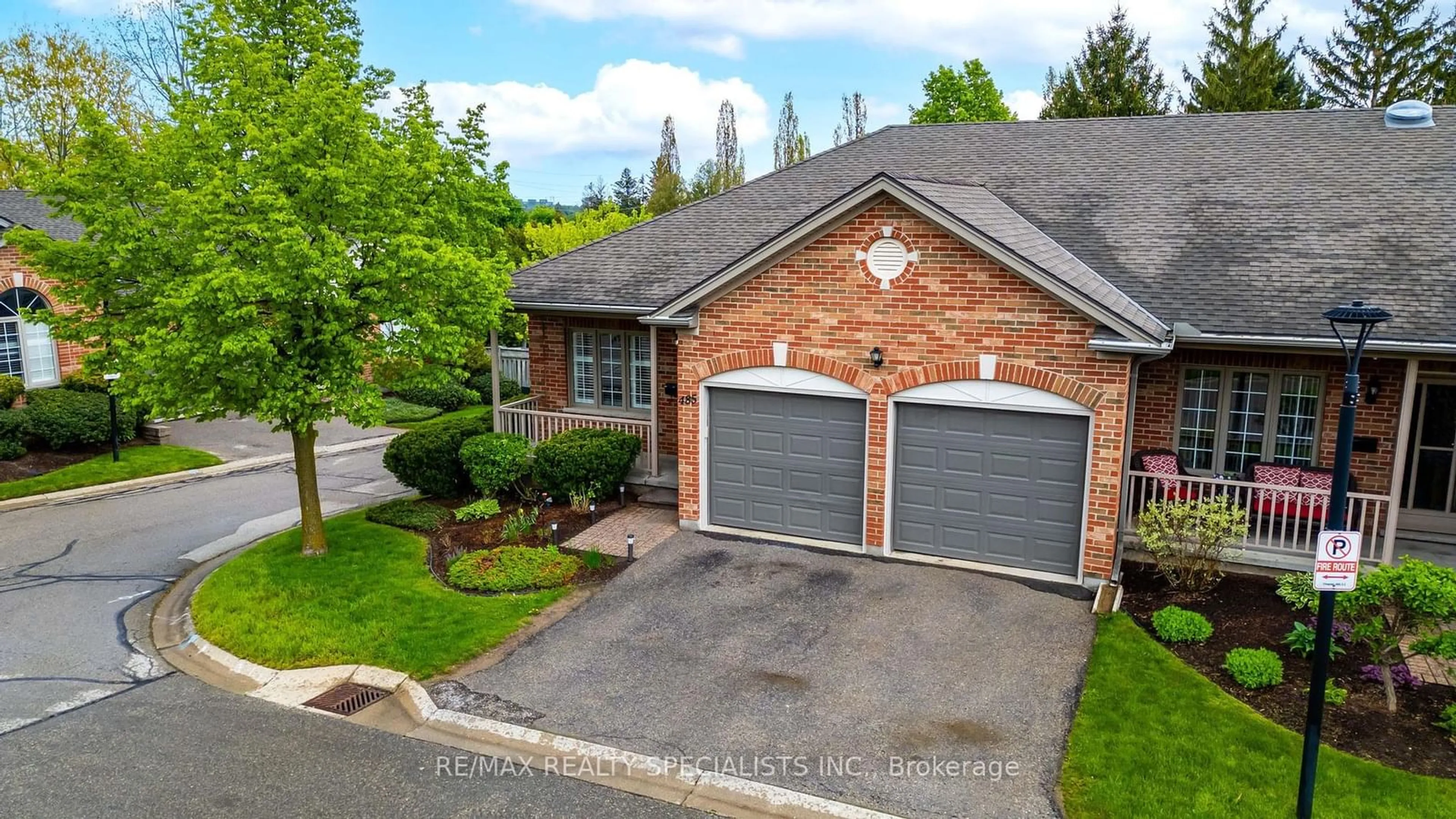 A pic from outside/outdoor area/front of a property/back of a property/a pic from drone, street for 485 Nova Scotia Crt, Woodstock Ontario N4S 8Z2