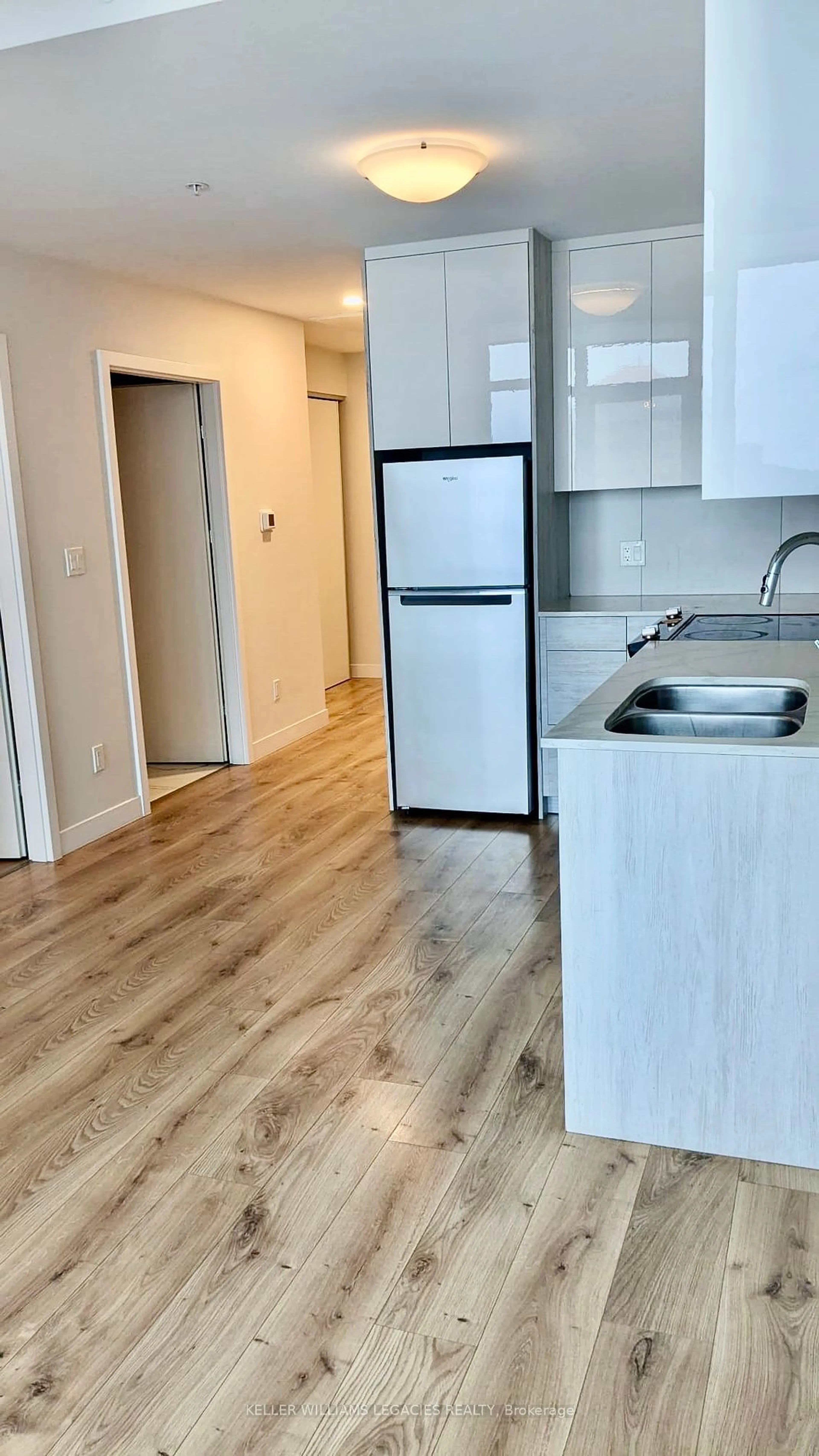 Standard kitchen, wood/laminate floor for 60 FREDERICK ST St #703, Kitchener Ontario N2H 0C7