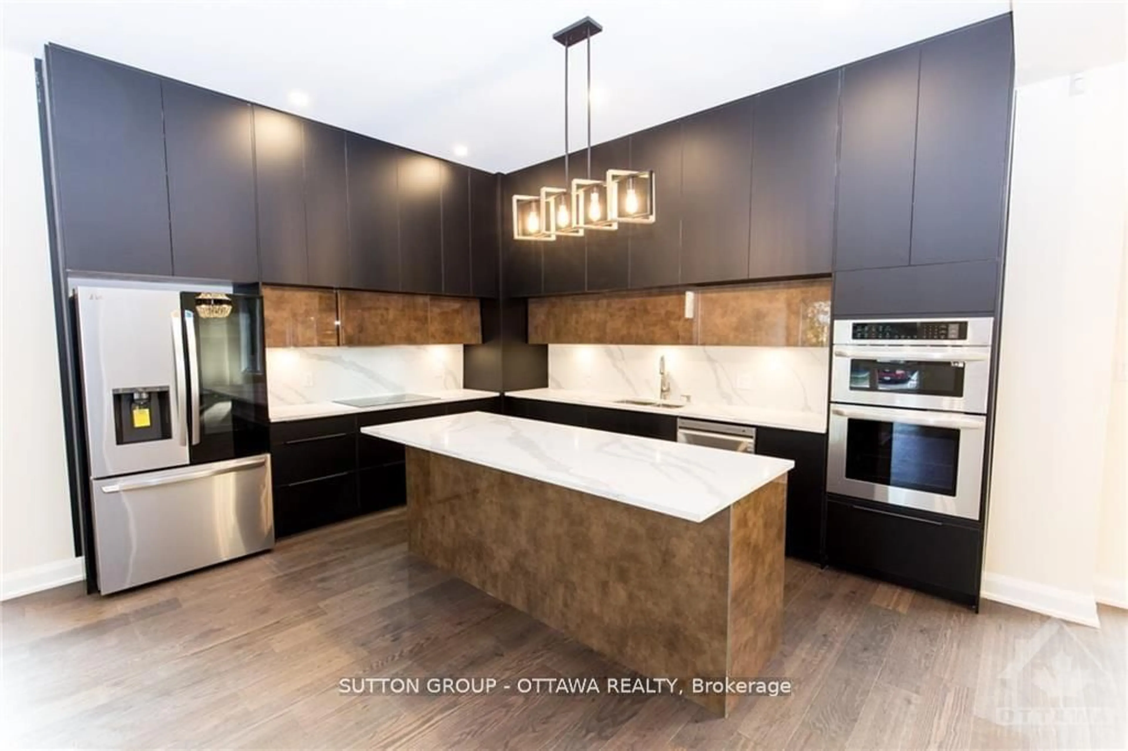 Contemporary kitchen, ceramic/tile floor for 571 Mutual St, Overbrook - Castleheights and Area Ontario K1K 1C5