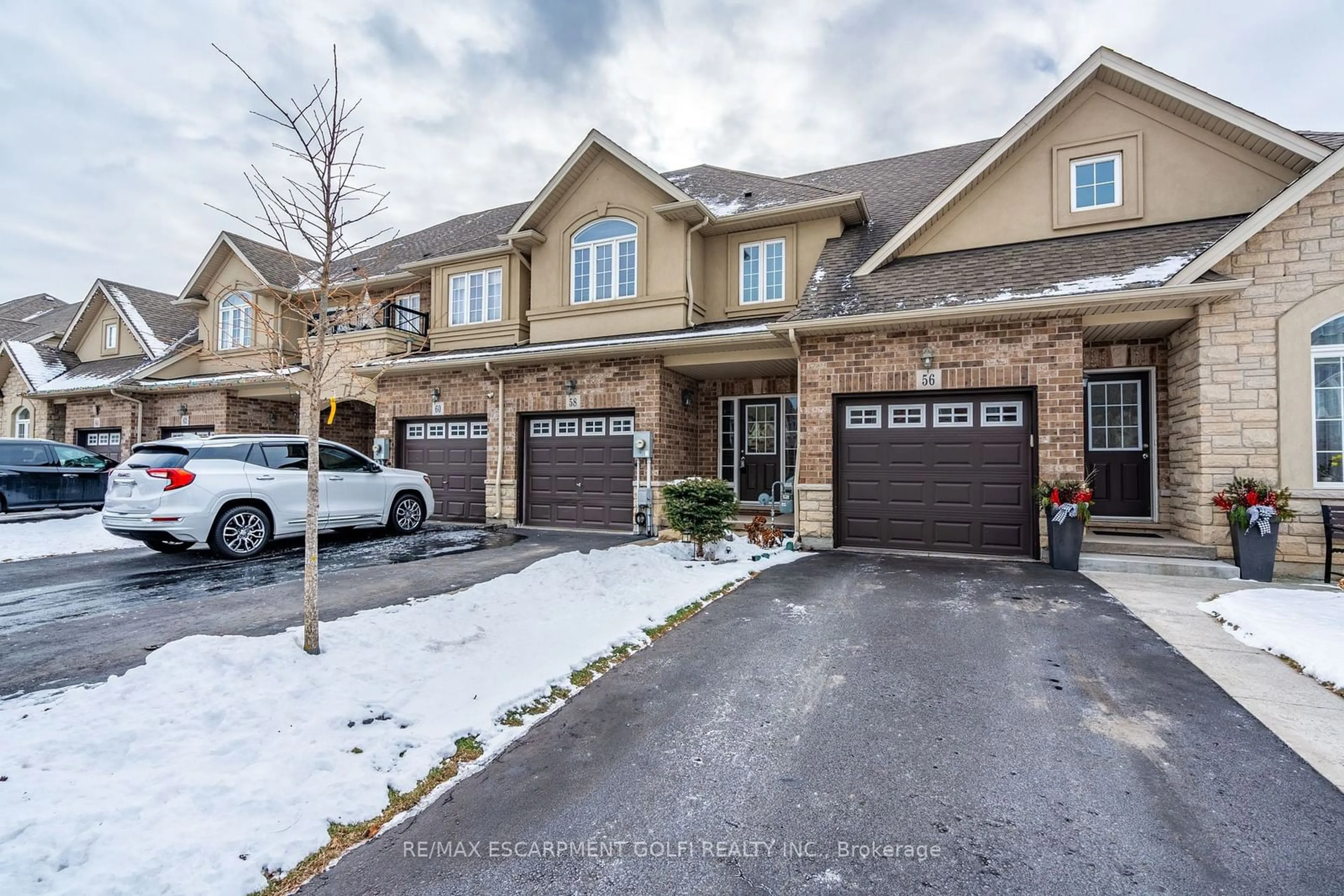 A pic from outside/outdoor area/front of a property/back of a property/a pic from drone, street for 58 Galileo Dr, Hamilton Ontario L8E 0H1