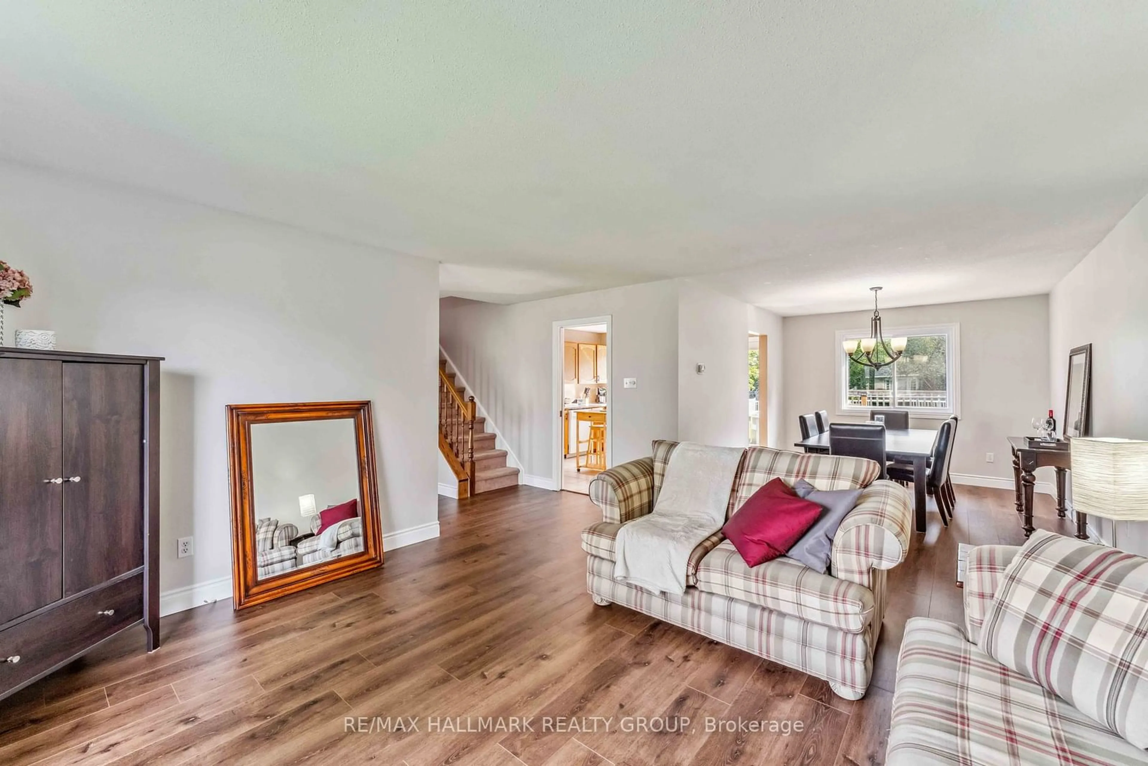 Living room with furniture, unknown for 26 Fortune St, Stittsville - Munster - Richmond Ontario K0A 2Z0