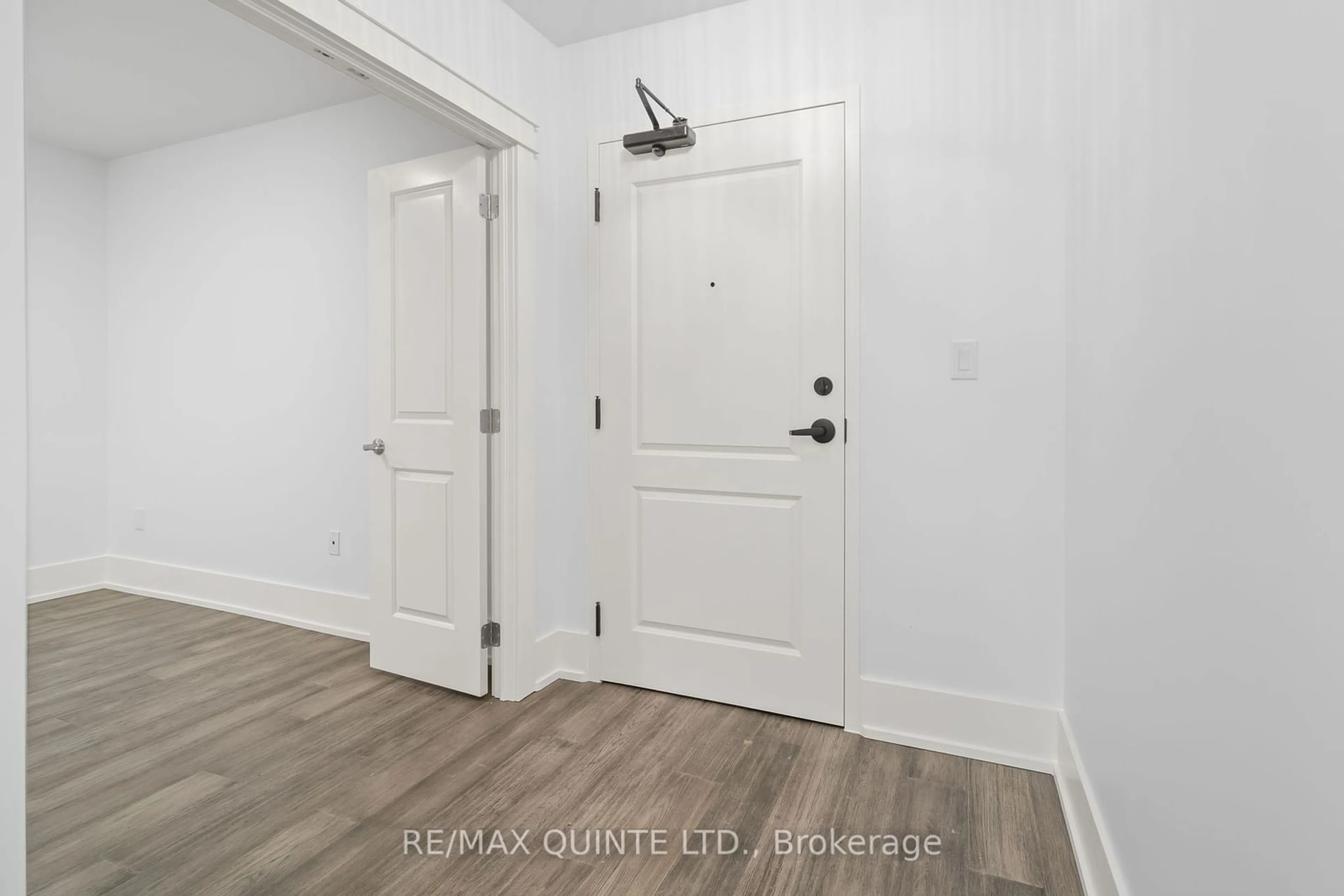 Indoor entryway for 17 Cleave Ave #306, Prince Edward County Ontario K0K 2T0