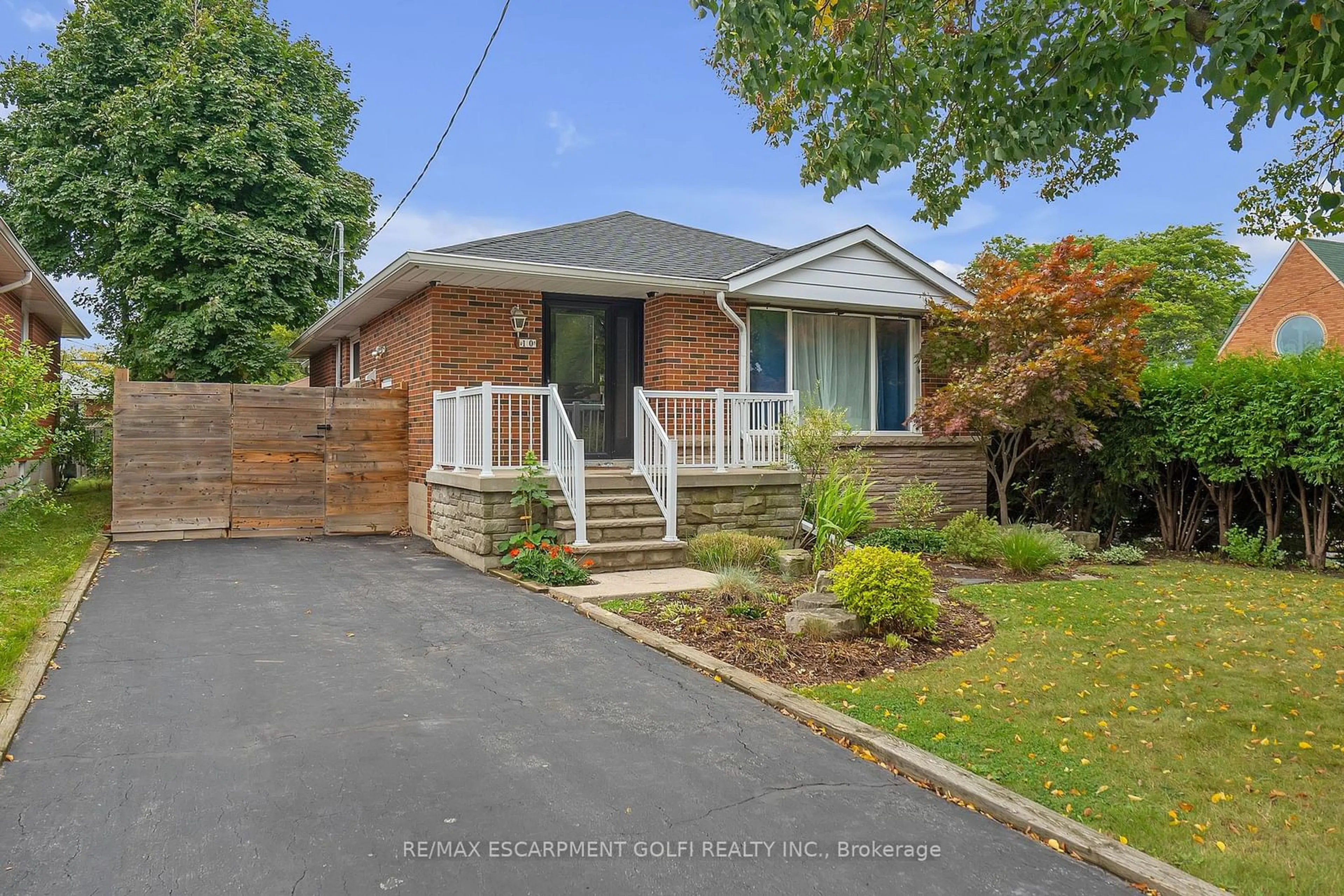 Home with brick exterior material, street for 10 Warren Ave, Hamilton Ontario L9A 3C6