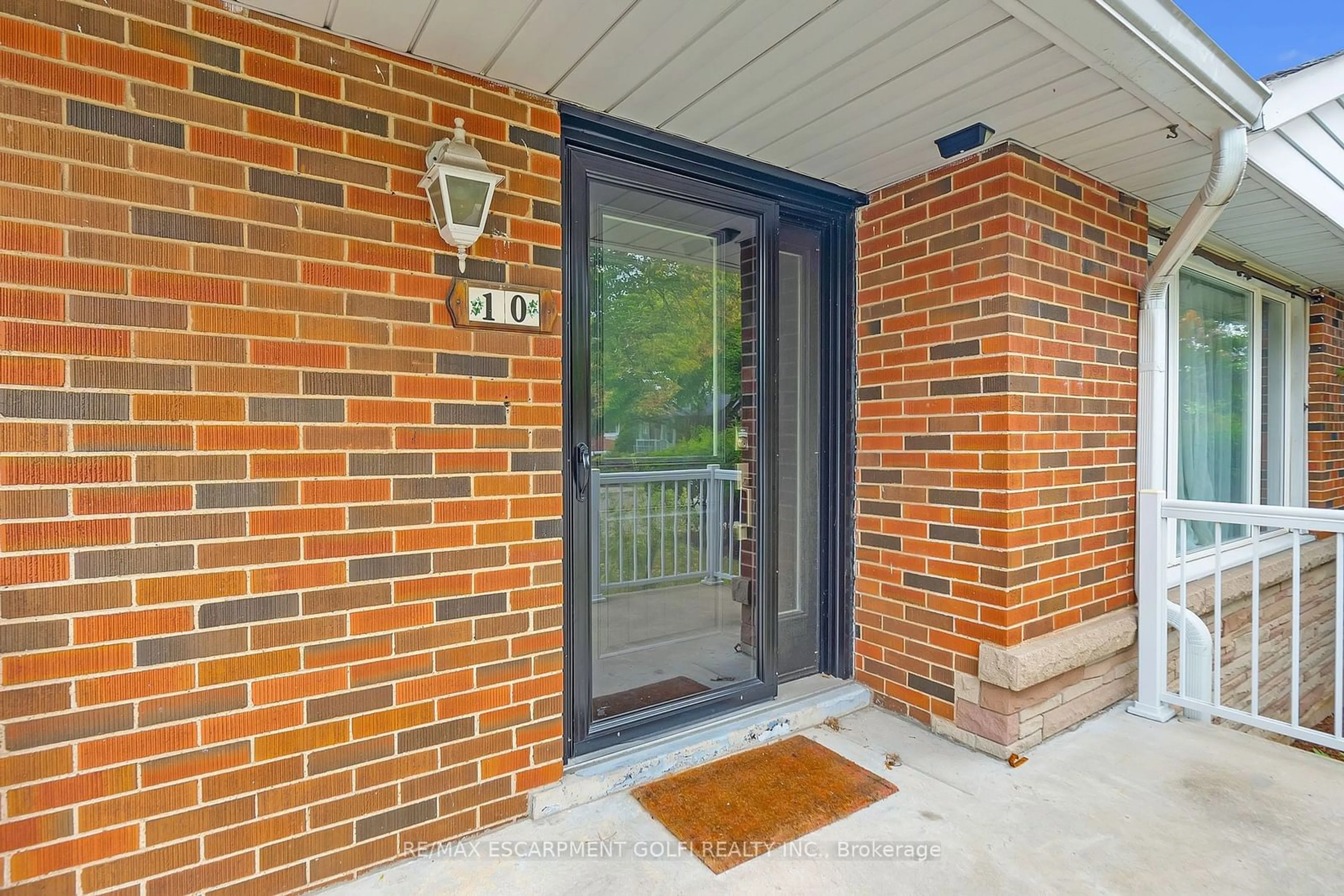 Home with brick exterior material, street for 10 Warren Ave, Hamilton Ontario L9A 3C6