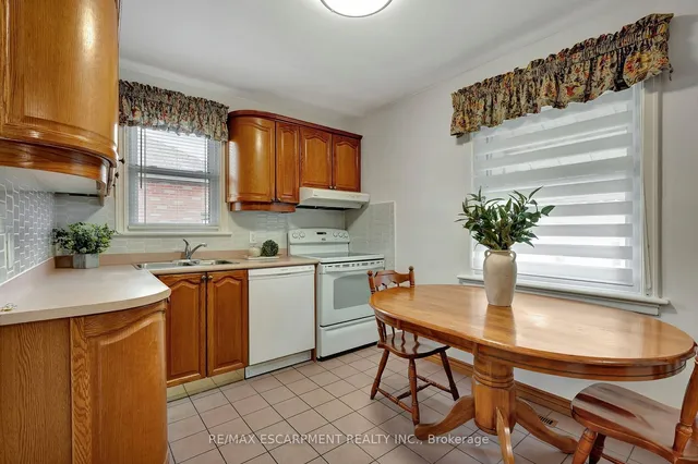 Additional property image - 131 East 42nd St
