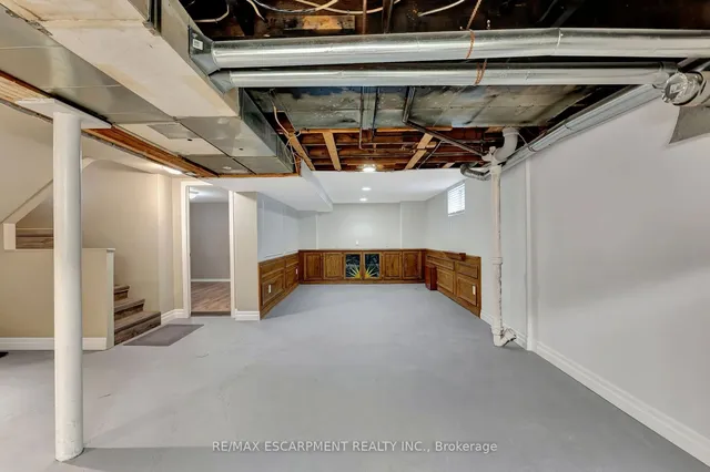 Additional property image - 131 East 42nd St