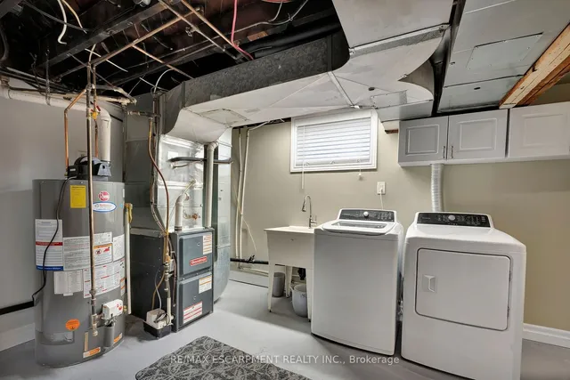 Additional property image - 131 East 42nd St