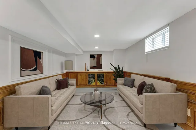 Additional property image - 131 East 42nd St
