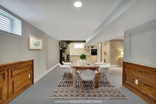 Additional property image - 131 East 42nd St
