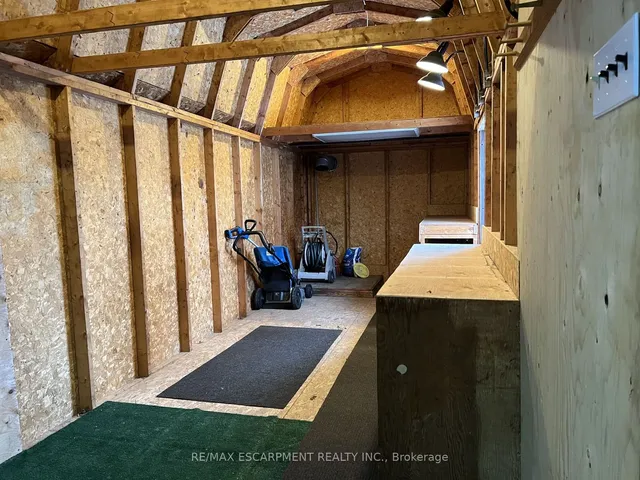Additional property image - 131 East 42nd St