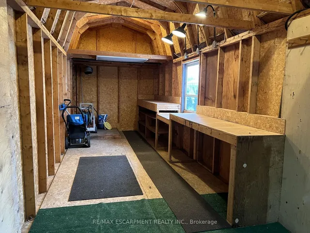 Additional property image - 131 East 42nd St