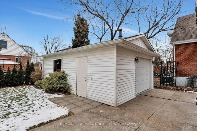 Additional property image - 131 East 42nd St