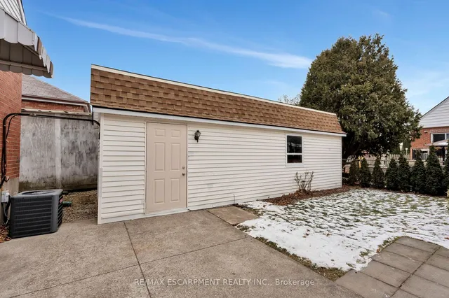 Additional property image - 131 East 42nd St