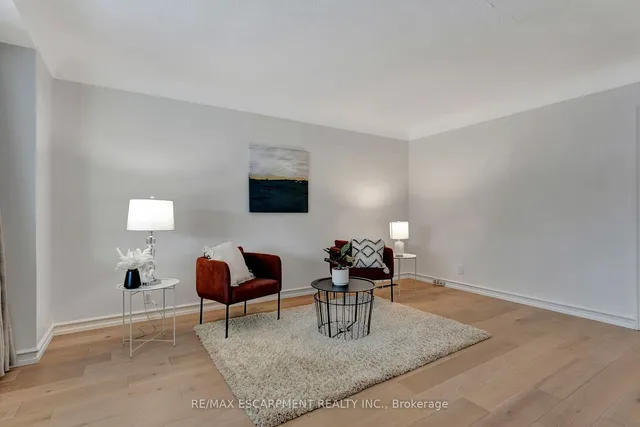 Additional property image - 131 East 42nd St