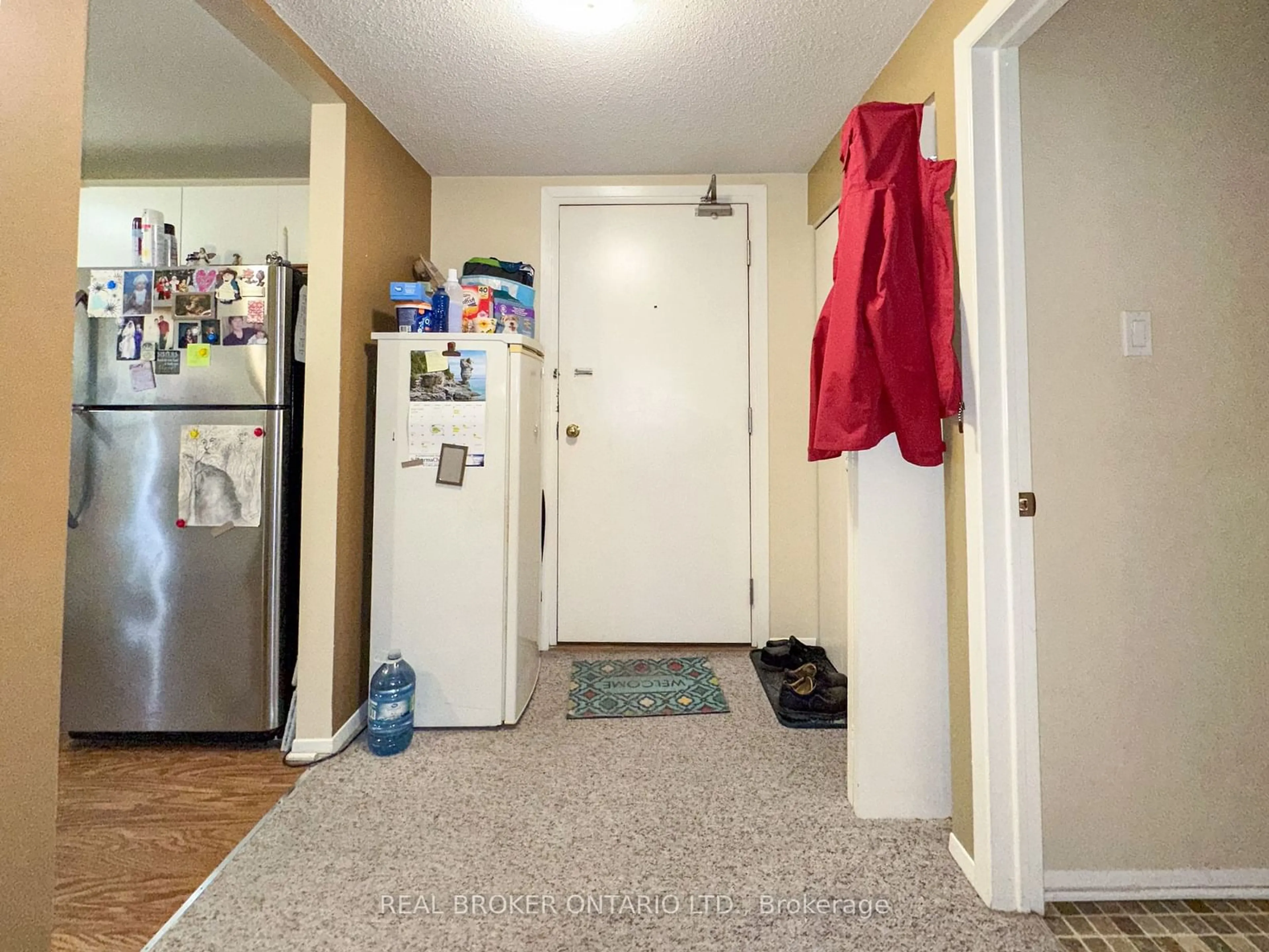 Indoor entryway for 105 Asa St #108, North Grenville Ontario K0G 1J0