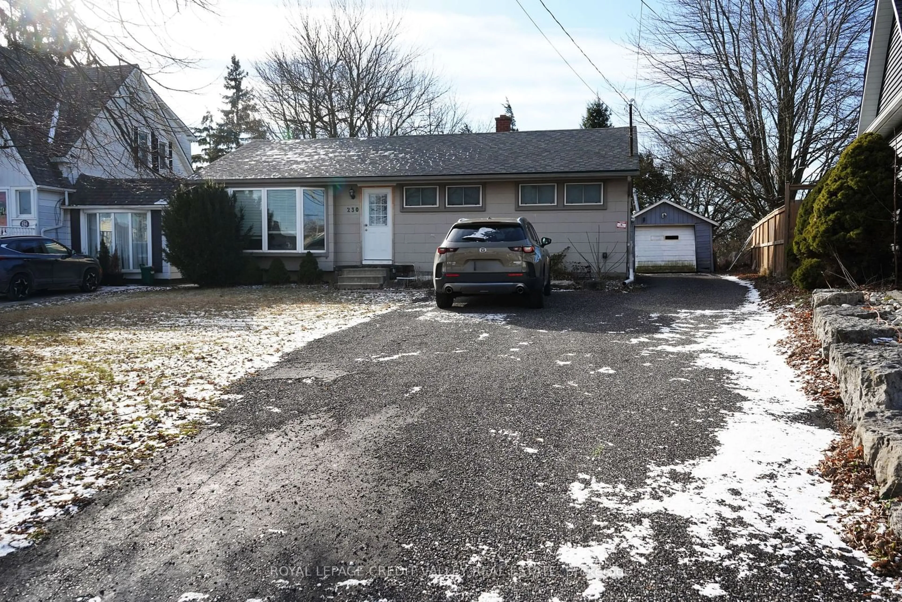 A pic from outside/outdoor area/front of a property/back of a property/a pic from drone, street for 230 St Catharines St, West Lincoln Ontario L0R 2A0