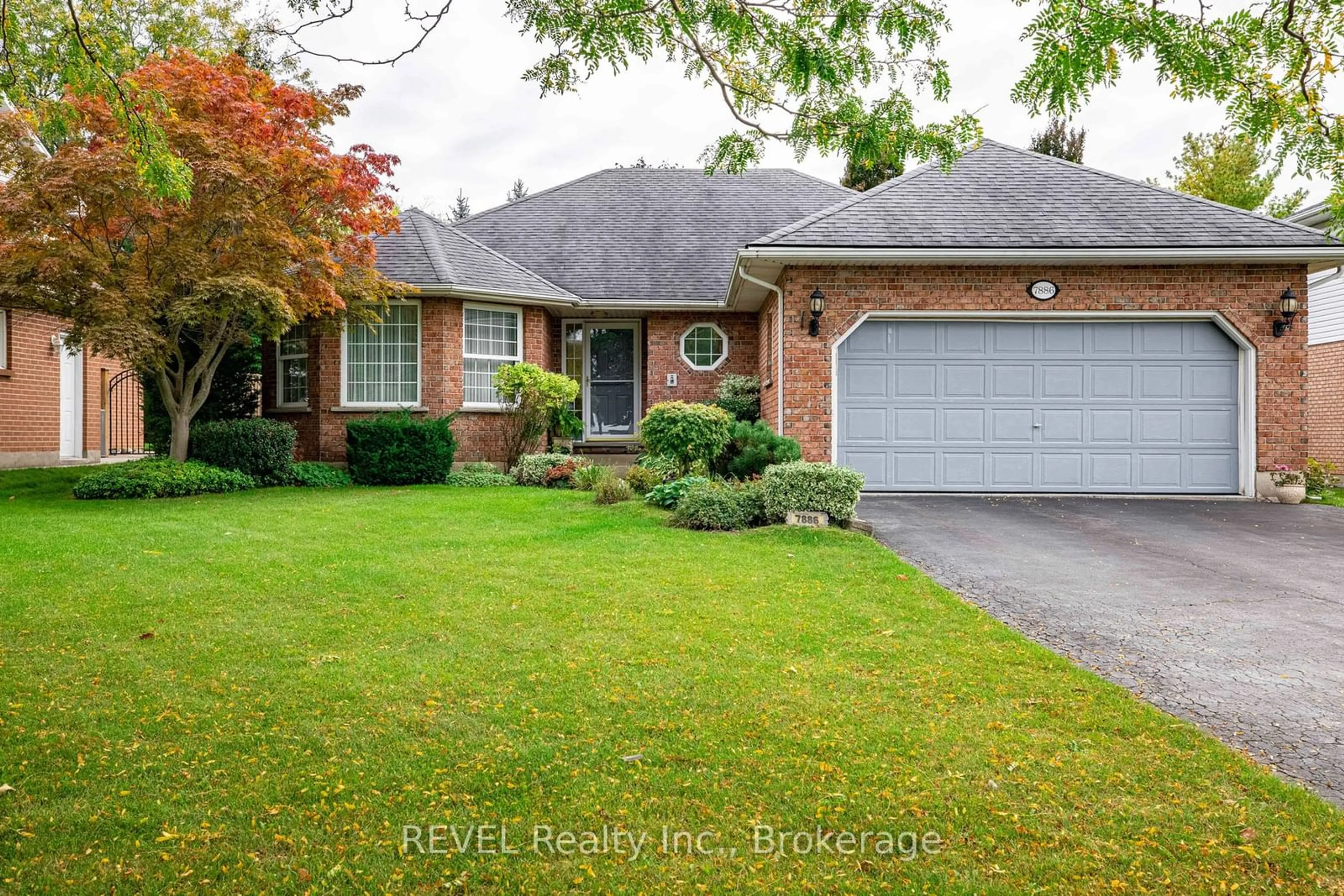 Home with brick exterior material, street for 7886 Bishop Ave, Niagara Falls Ontario L2H 3C6