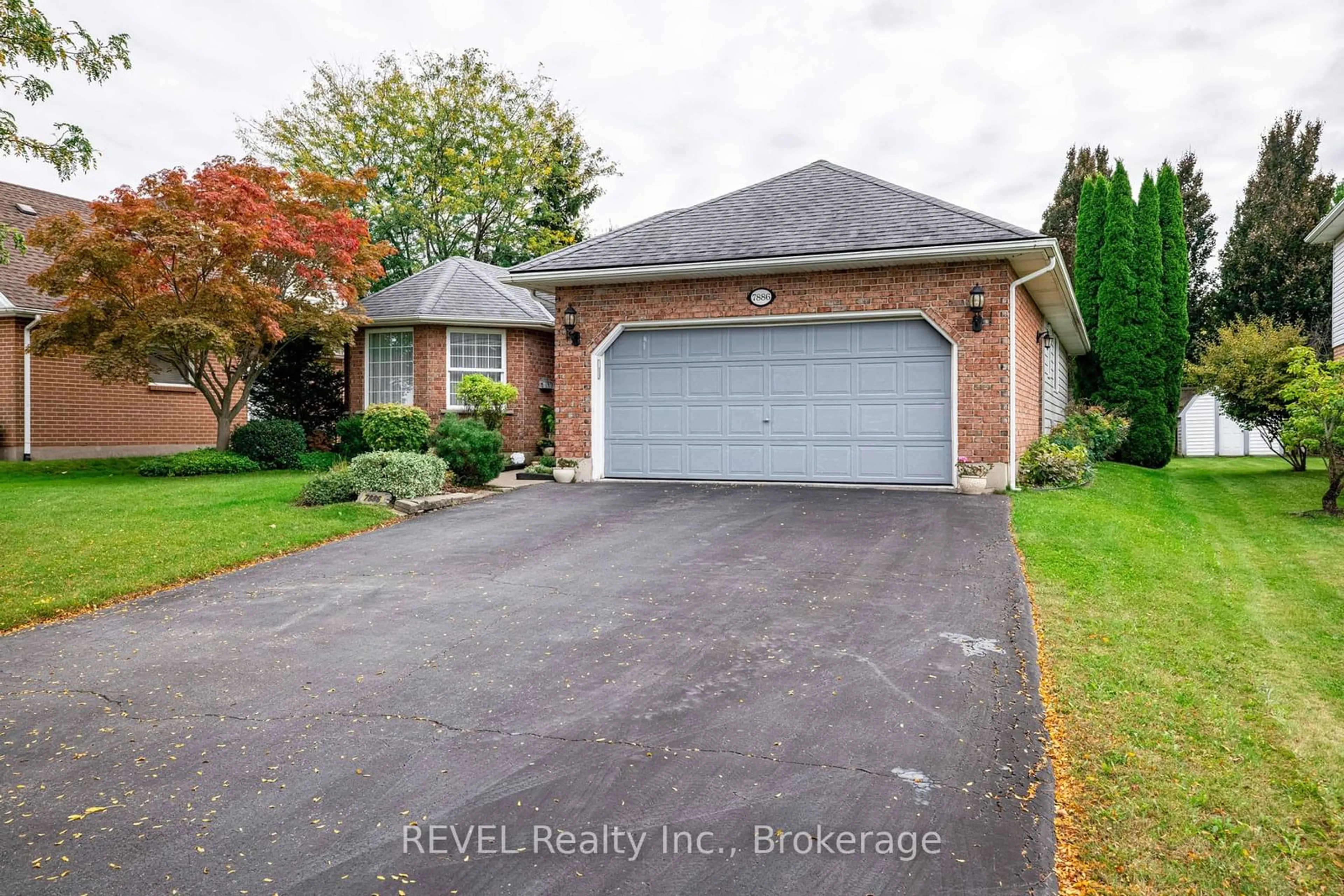 Home with brick exterior material, street for 7886 Bishop Ave, Niagara Falls Ontario L2H 3C6