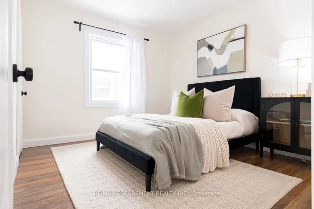 Additional property image - 374 East 16th St