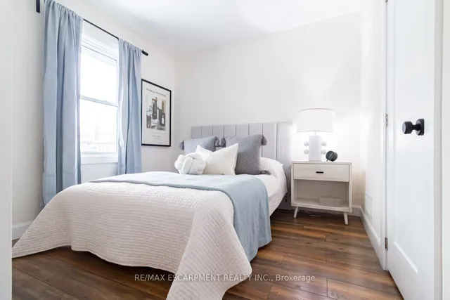 Additional property image - 374 East 16th St