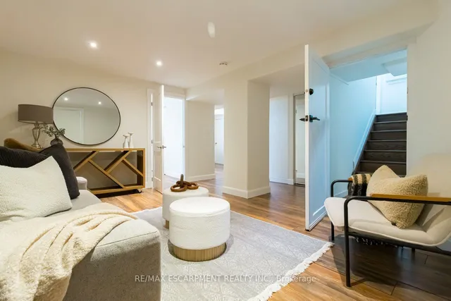 Additional property image - 374 East 16th St