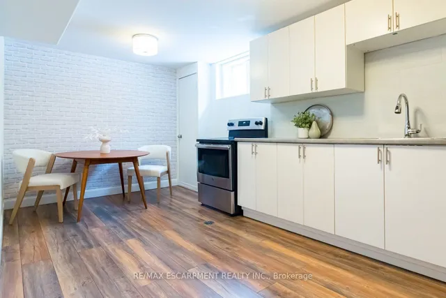Additional property image - 374 East 16th St