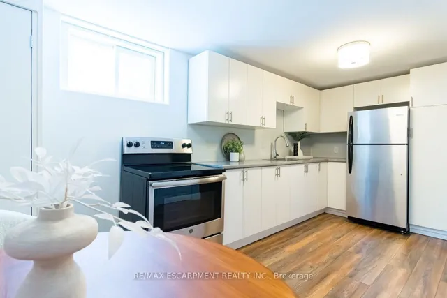 Additional property image - 374 East 16th St