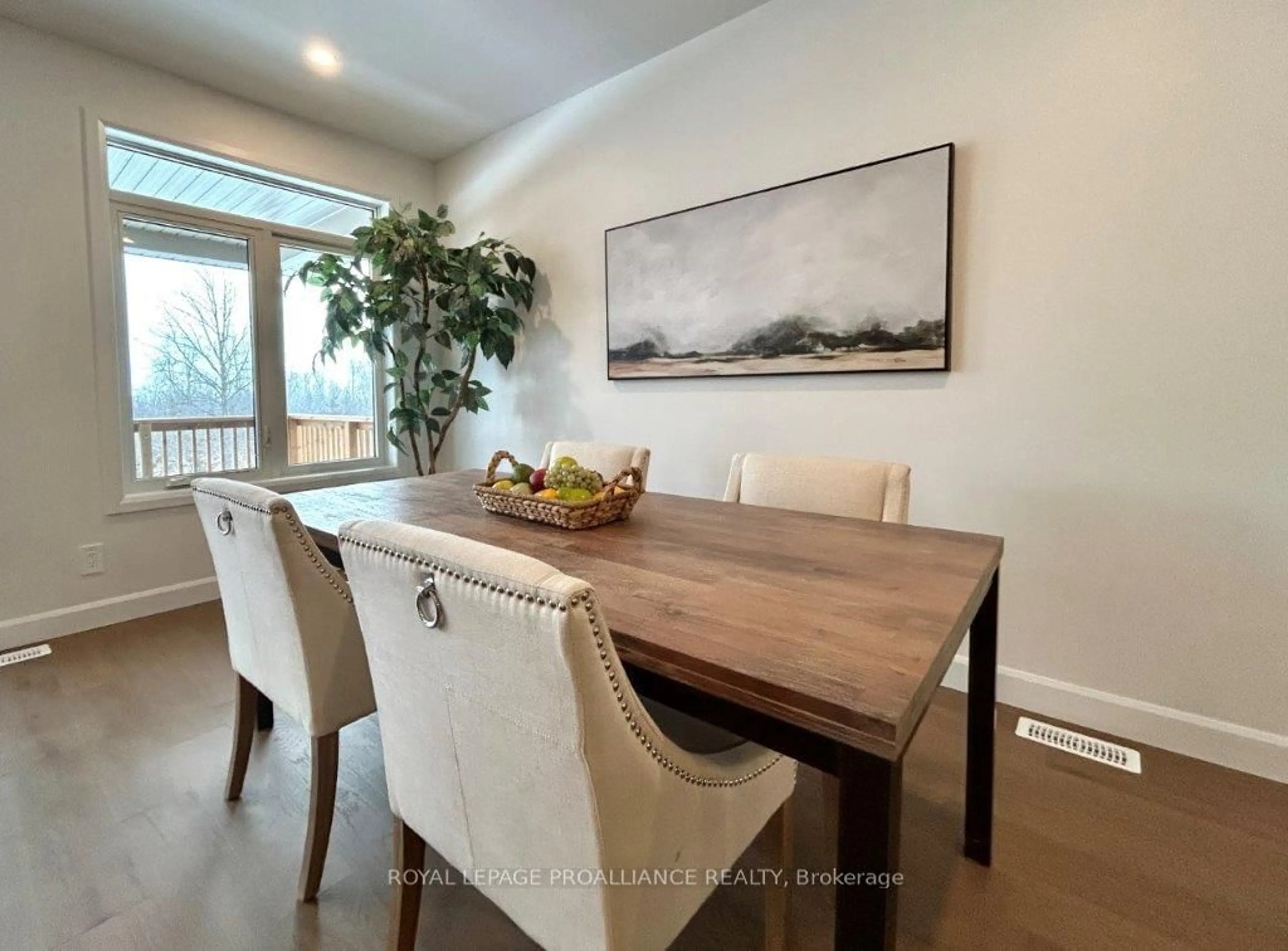 Dining room, wood/laminate floor for 128 Stonecrest Blvd, Quinte West Ontario K8R 0B4