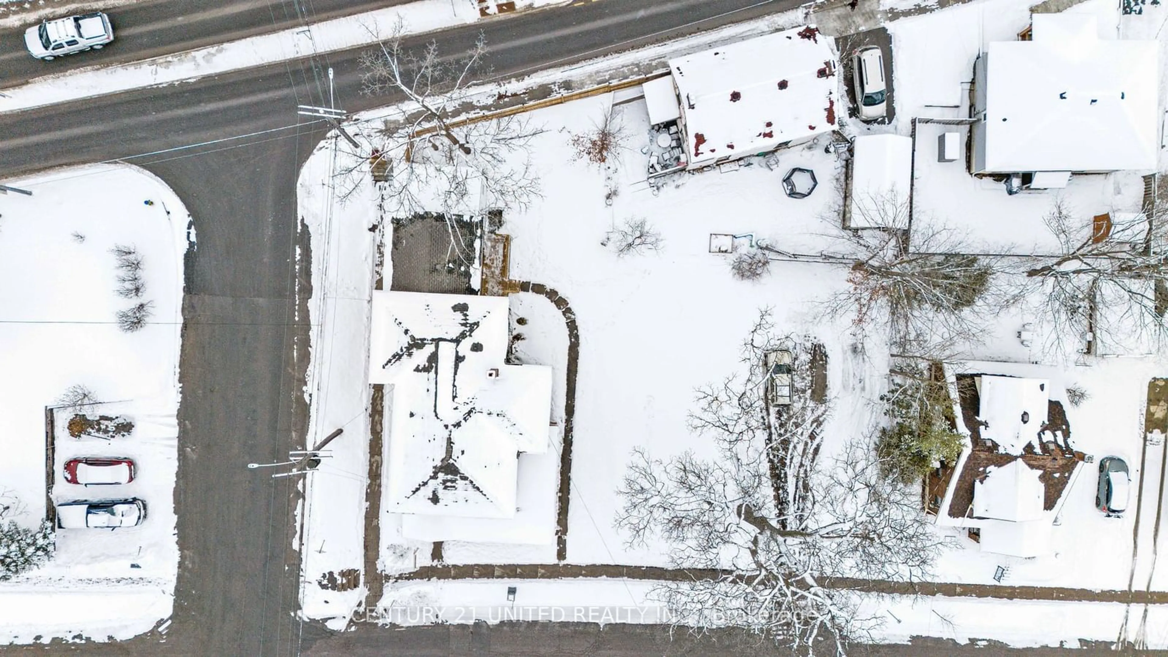 A pic from outside/outdoor area/front of a property/back of a property/a pic from drone, street for 234 Antrim St, Peterborough Ontario K9H 3G4