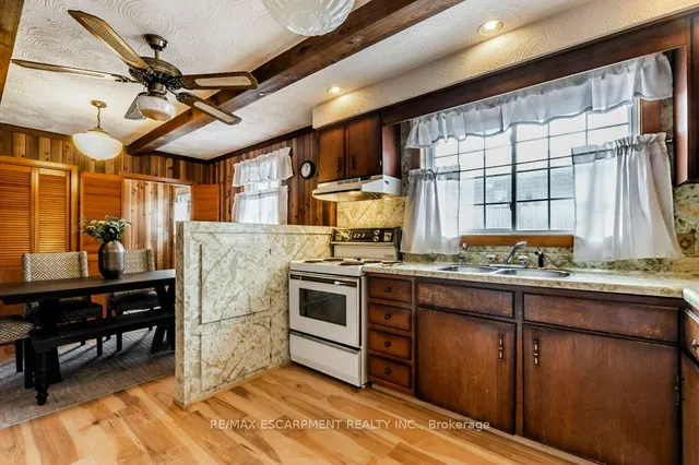 Additional property image - 130 Queen Victoria Dr