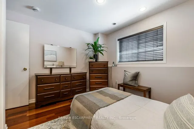 Additional property image - 130 Queen Victoria Dr