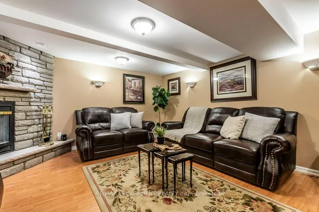 Additional property image - 130 Queen Victoria Dr