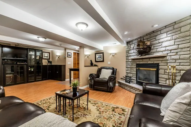 Additional property image - 130 Queen Victoria Dr
