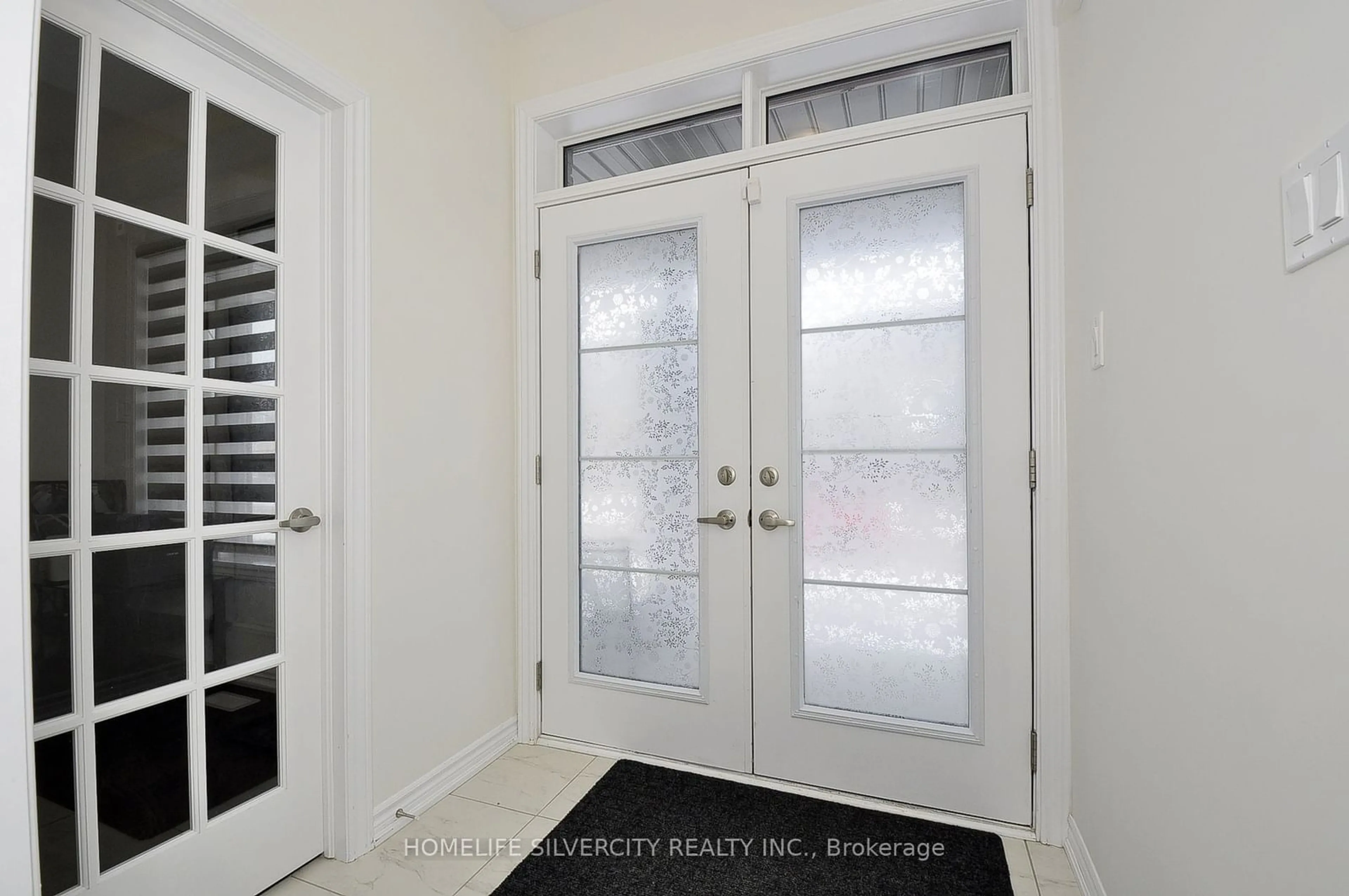 Indoor entryway for 15 Bee Cres, Brantford Ontario N3T 0V7