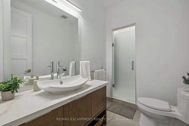 Additional property image - 60 Garden Ave