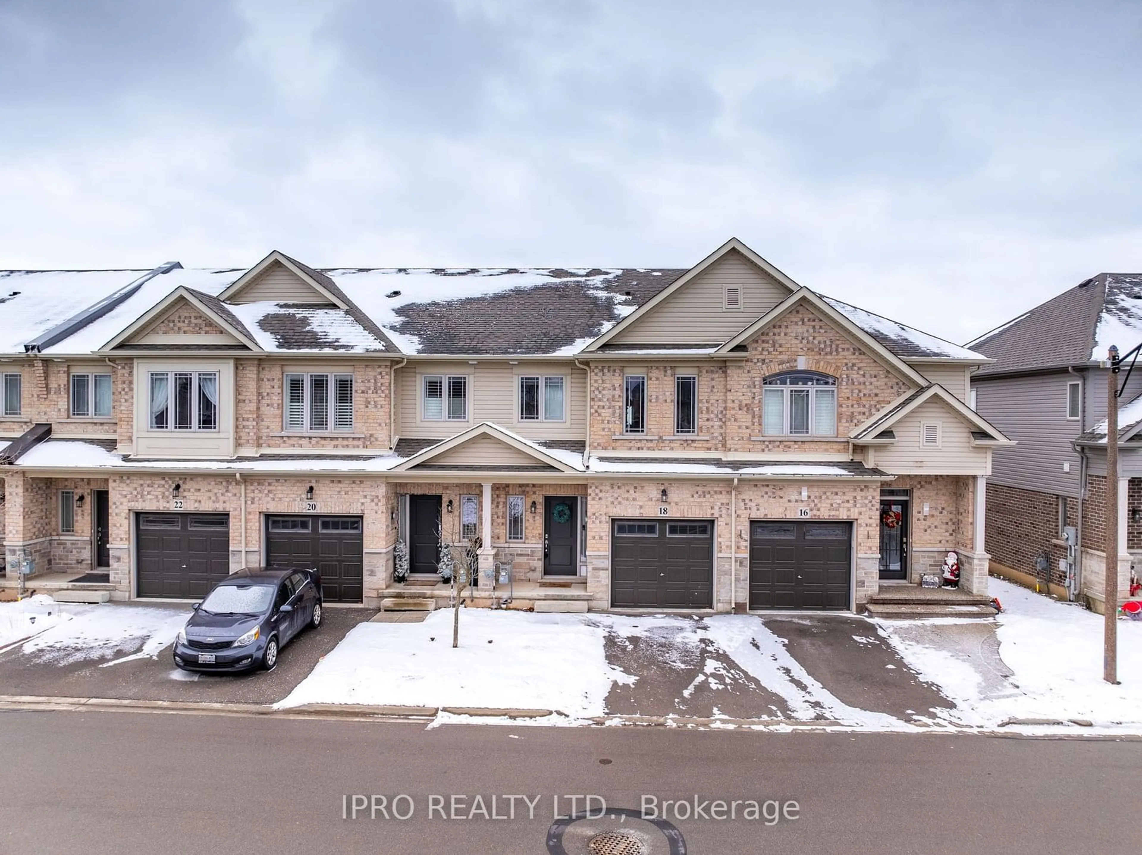 A pic from outside/outdoor area/front of a property/back of a property/a pic from drone, street for 18 Serenity Lane, Hamilton Ontario L0R 1P0