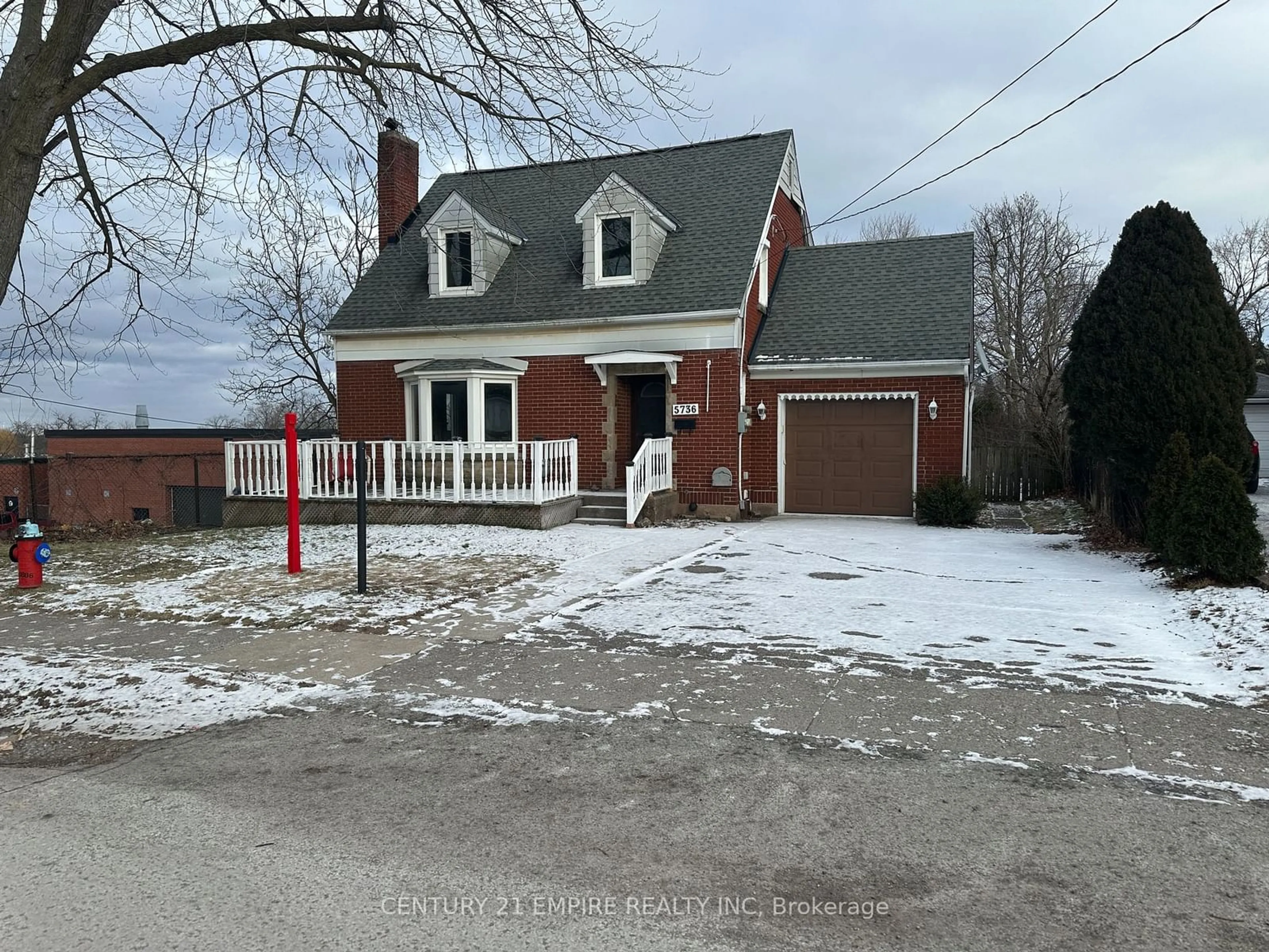 Home with brick exterior material, street for 5736 Leonard Ave, Niagara Falls Ontario L2G 4R1