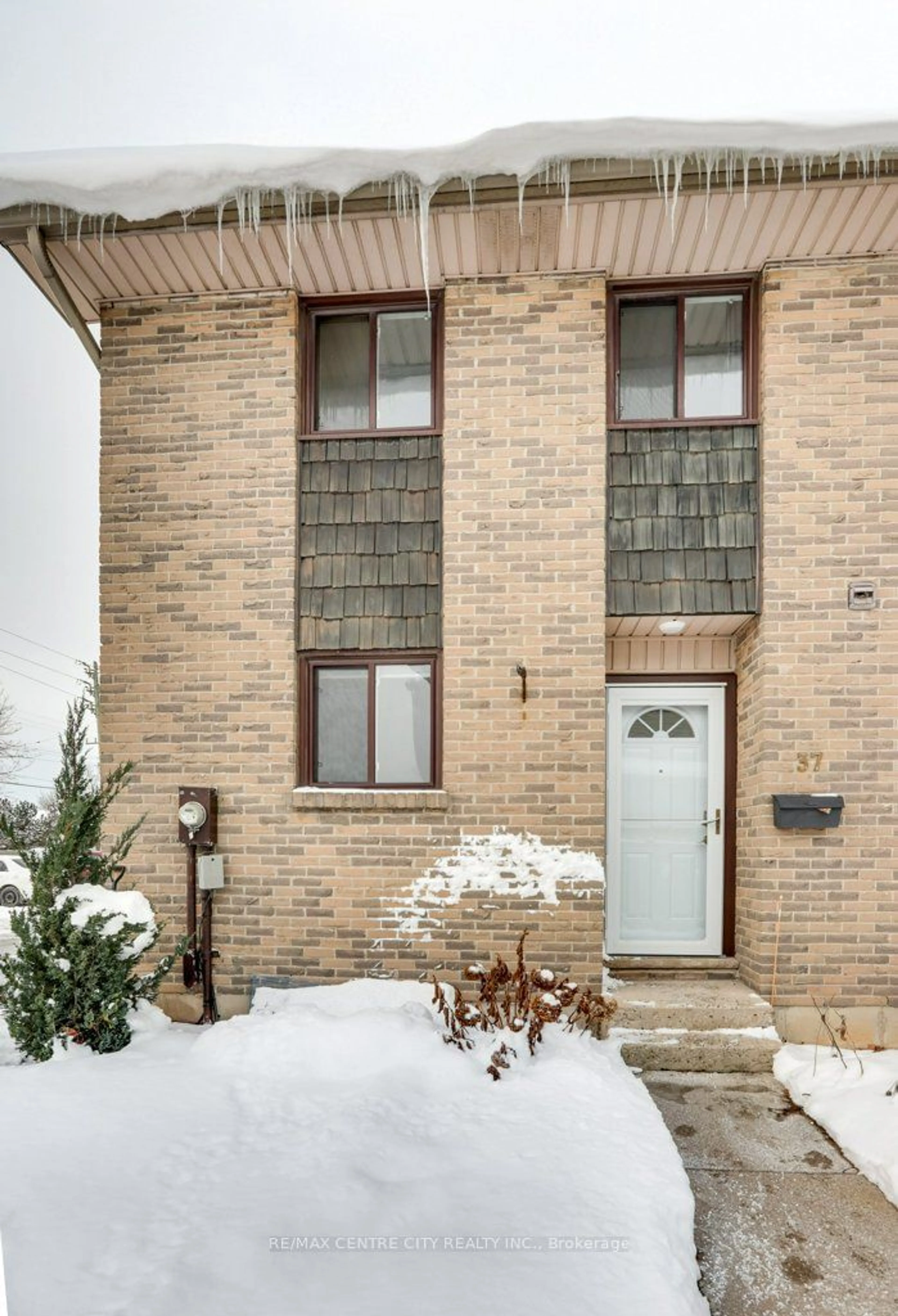 Home with brick exterior material, street for 474 Southdale Rd #37, London Ontario N6E 1A4