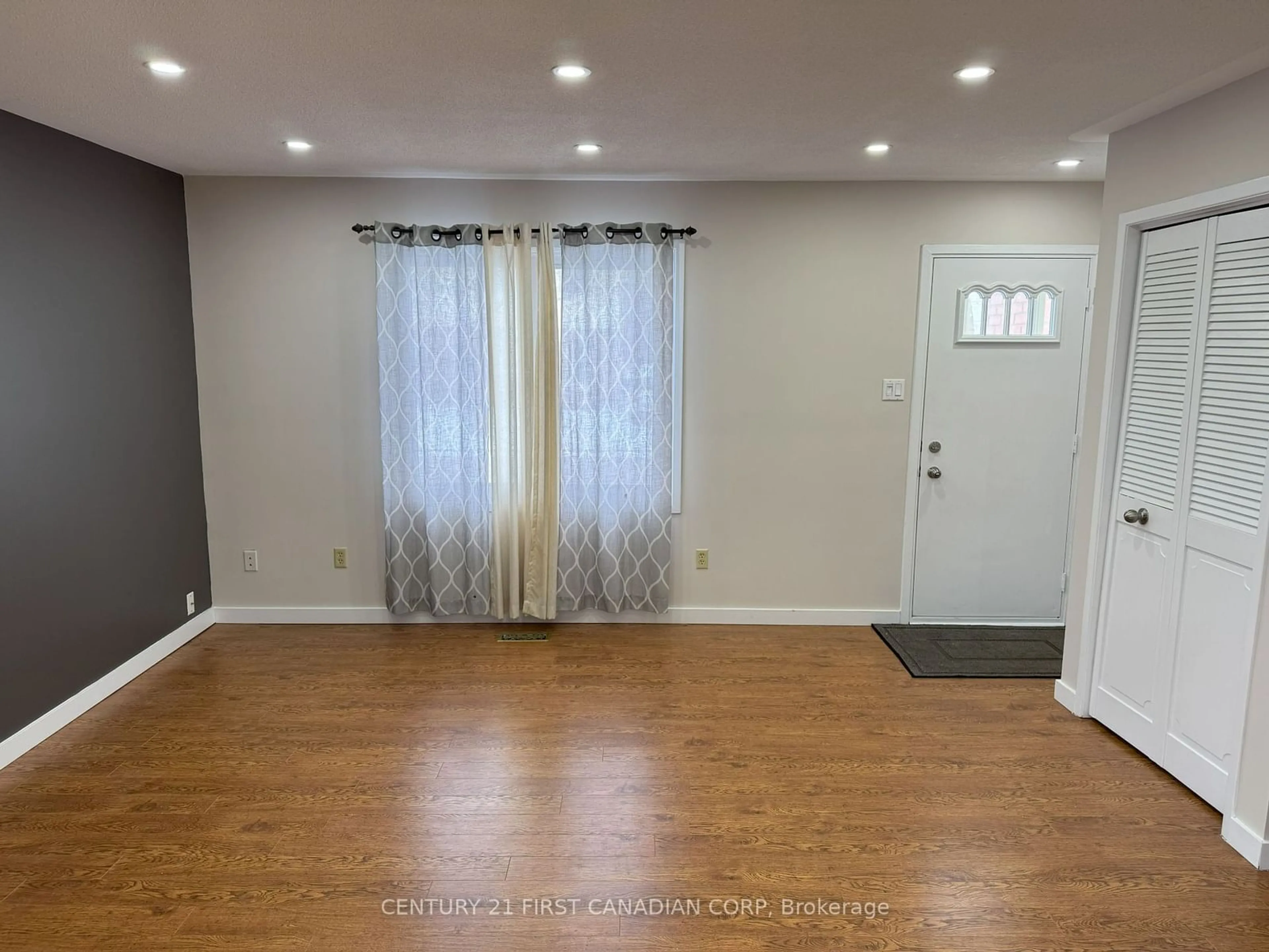 Indoor entryway for 43 Rosamond Cres, London Ontario N6E 2M6