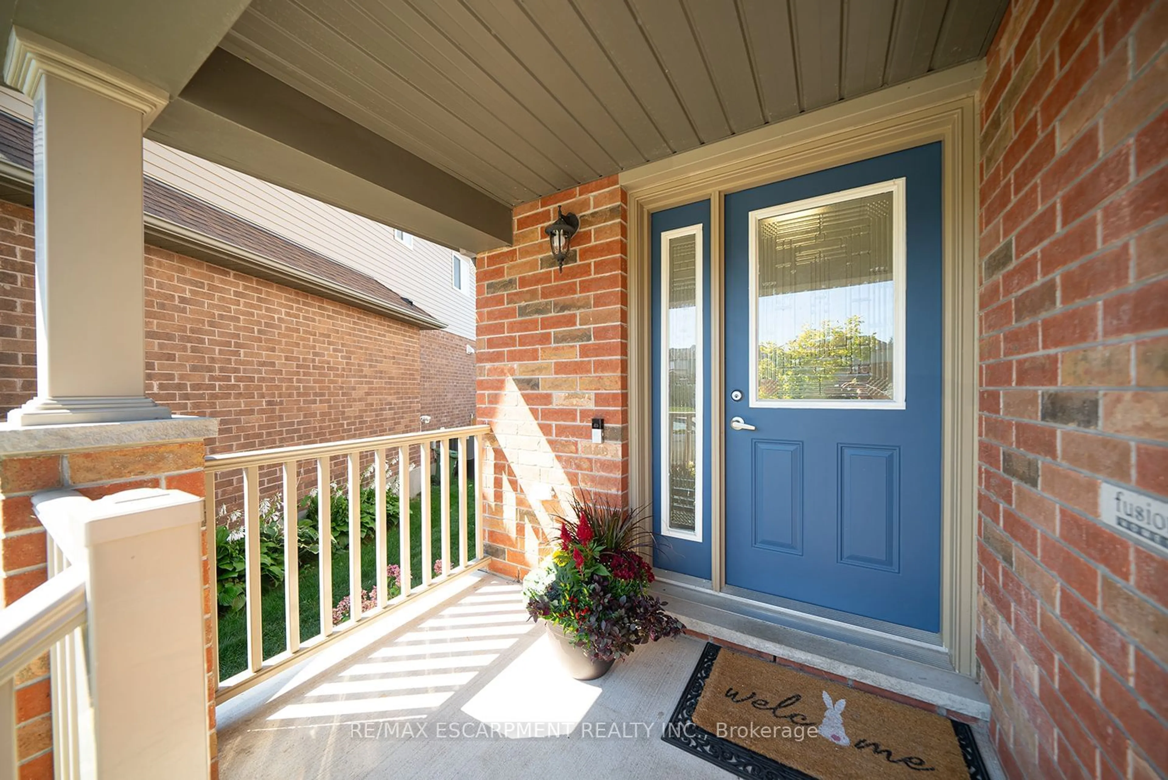 Indoor entryway for 8 Oakes Crt, Guelph Ontario N1E 0J6