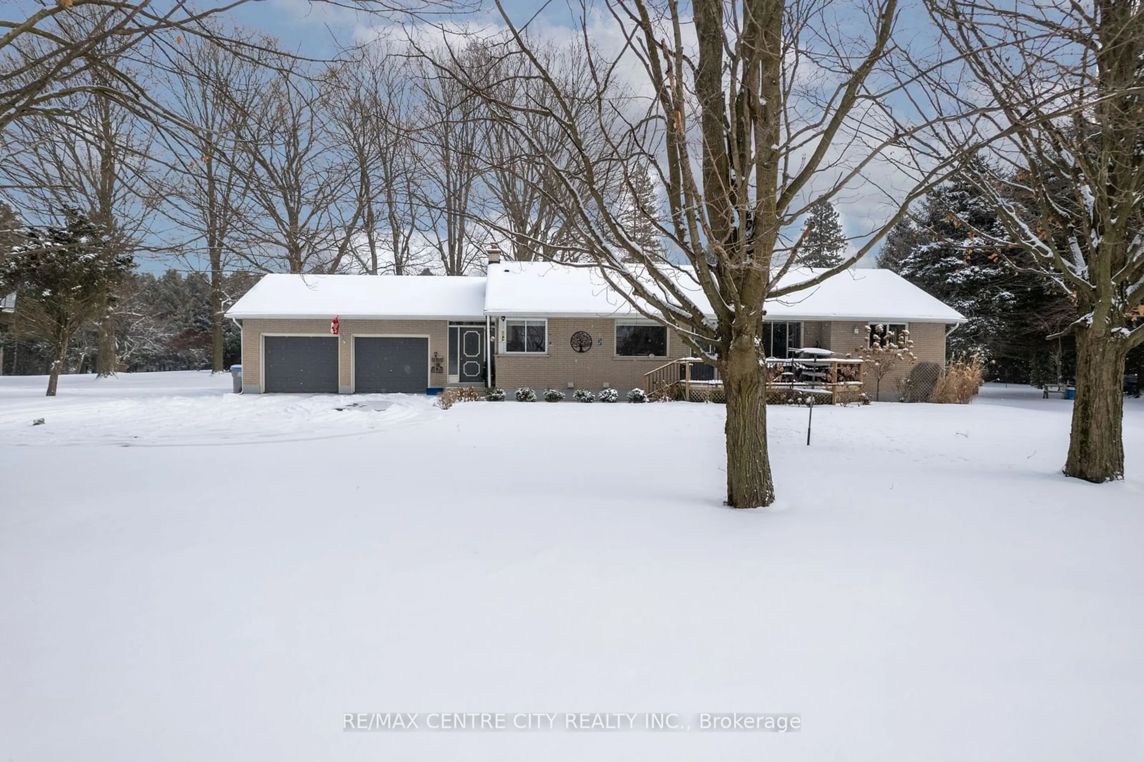 A pic from outside/outdoor area/front of a property/back of a property/a pic from drone, street for 7907 WALKERS Dr, Strathroy-Caradoc Ontario N7G 3H4