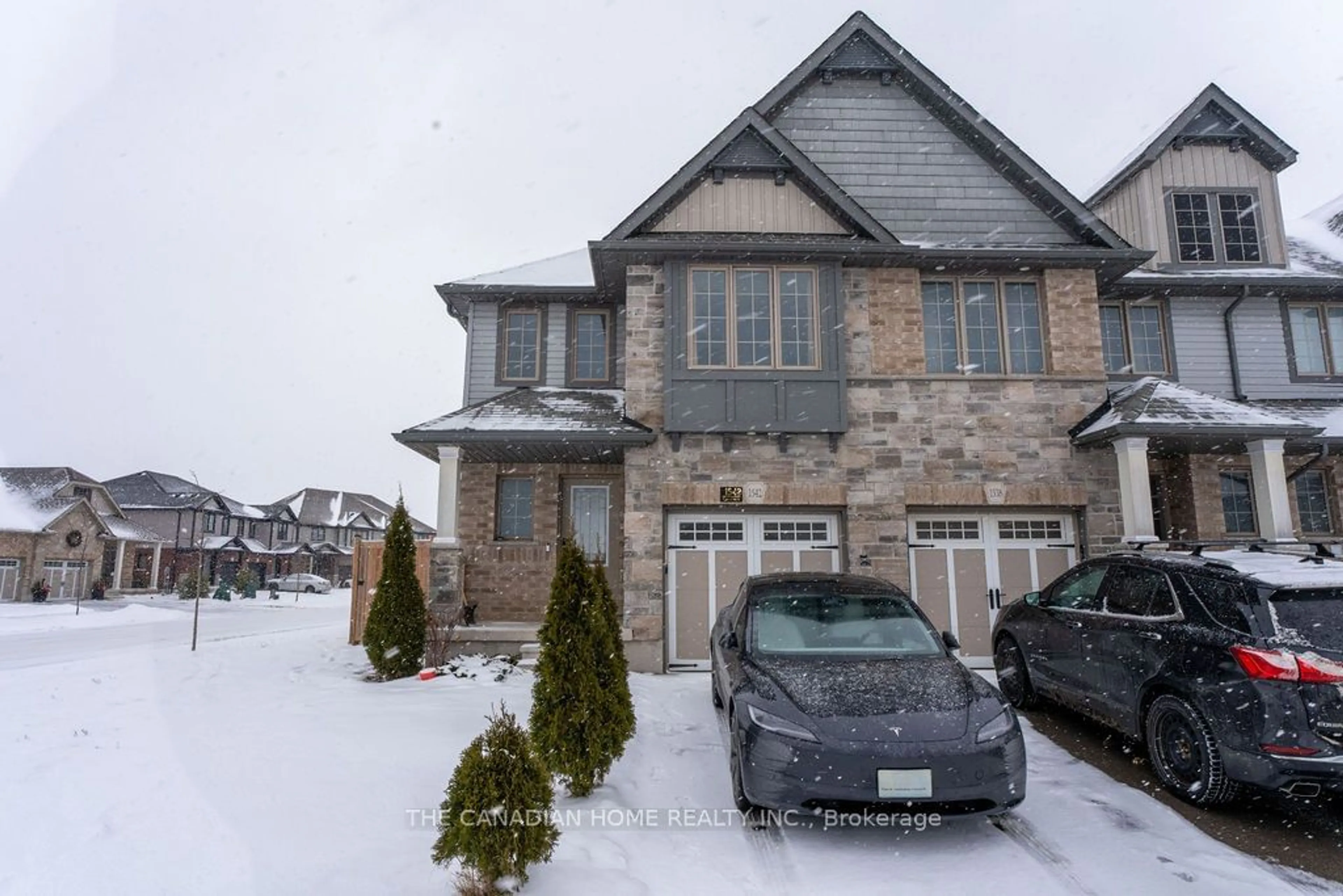 A pic from outside/outdoor area/front of a property/back of a property/a pic from drone, street for 1542 CAEN Ave, Woodstock Ontario N4T 0J9