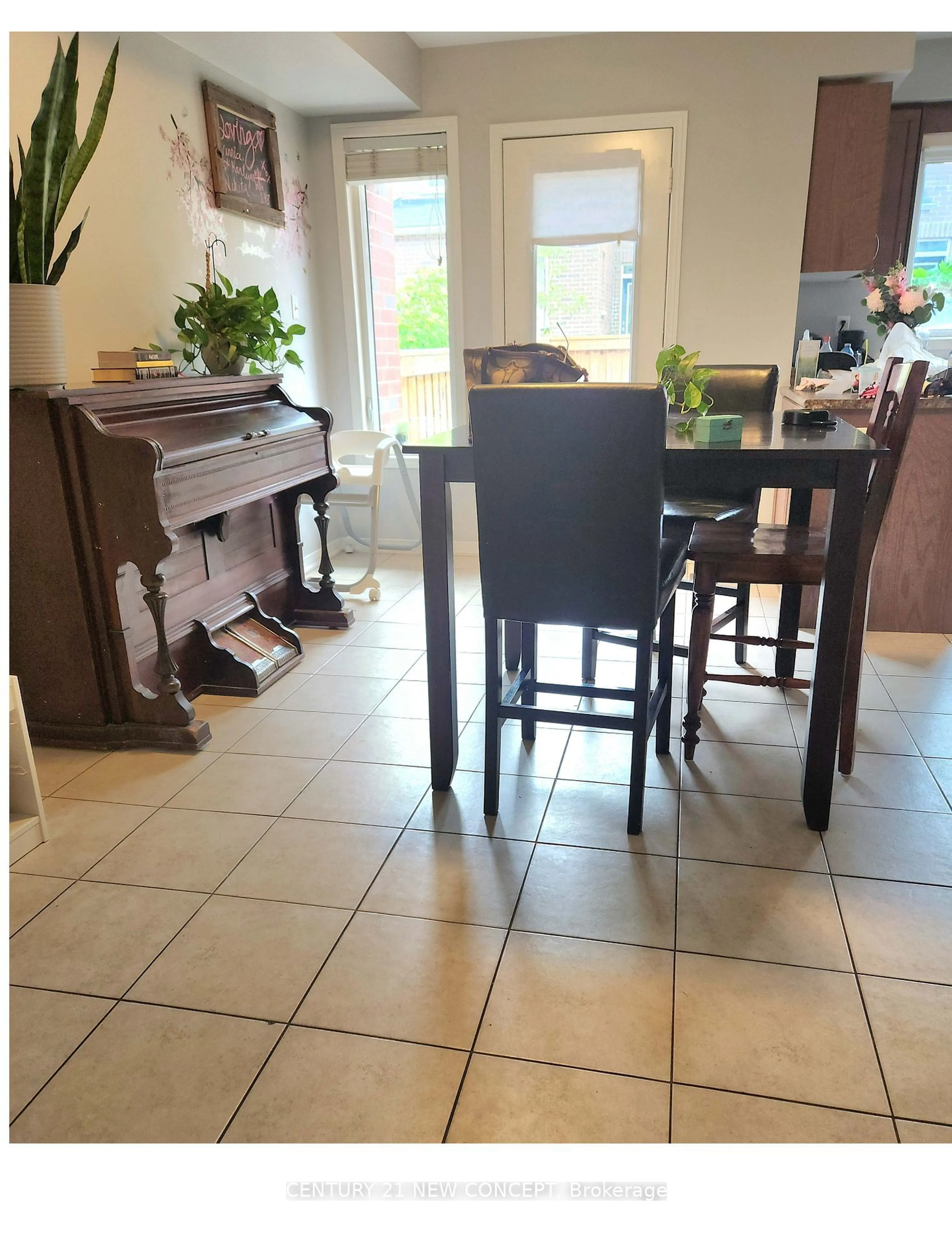 Dining room, ceramic/tile floor for 48 Humphrey St, Hamilton Ontario L0R 2H1