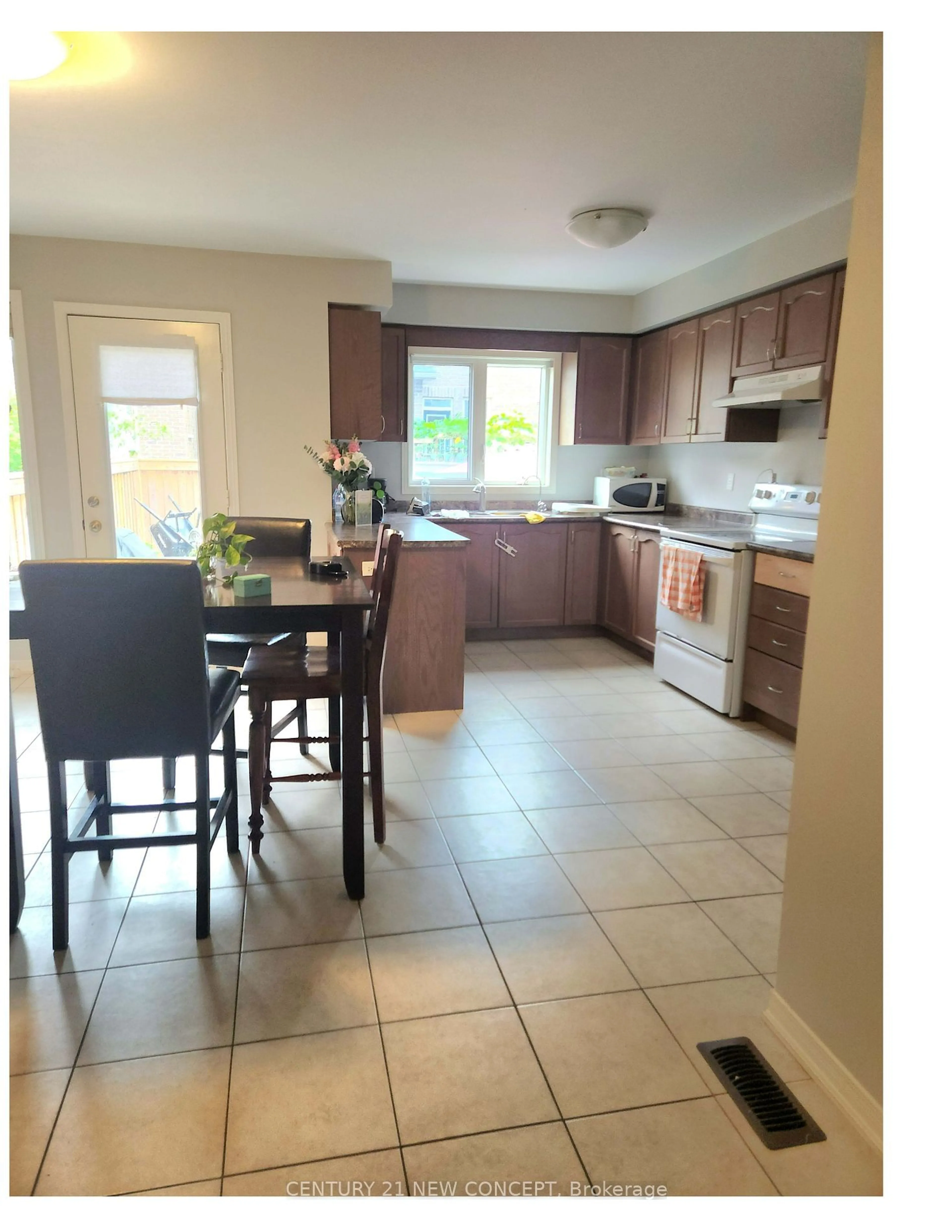 Standard kitchen, unknown for 48 Humphrey St, Hamilton Ontario L0R 2H1