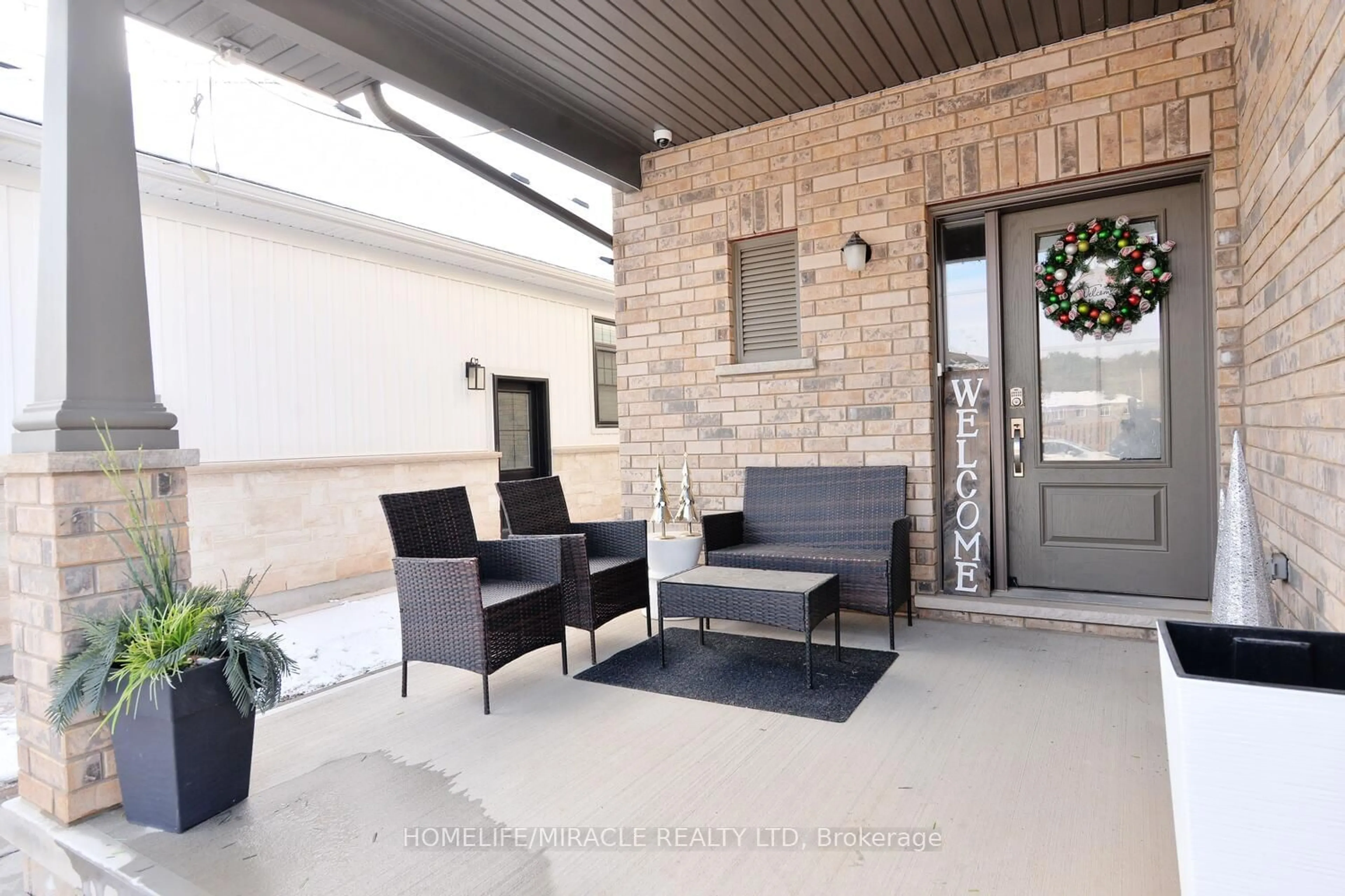 Patio, street for 18 Swan Ave, Pelham Ontario L0S 1E5