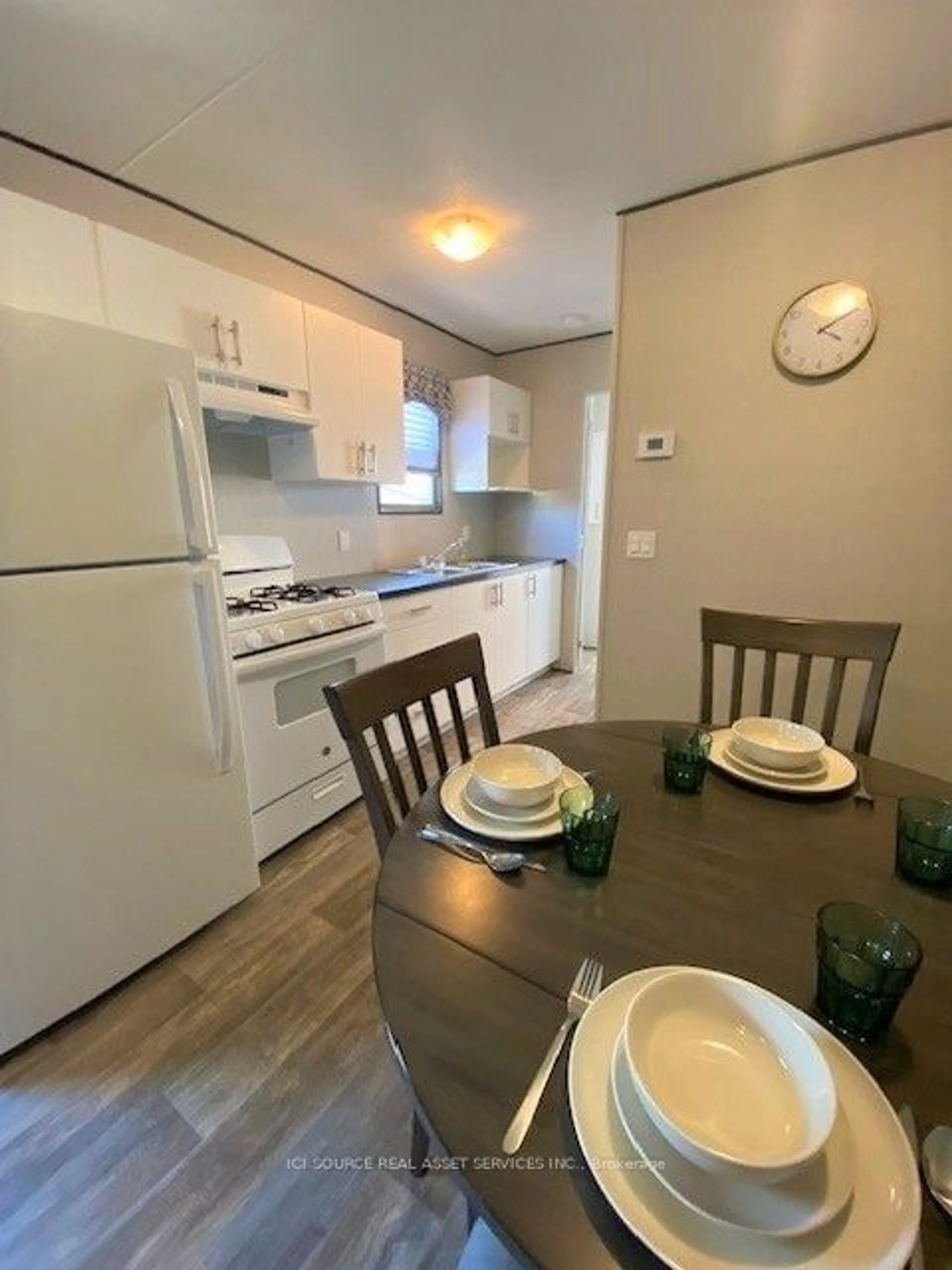 Standard kitchen, wood/laminate floor for 155 McCrearys Beach #LFT406, Drummond/North Elmsley Ontario K7H 3C8