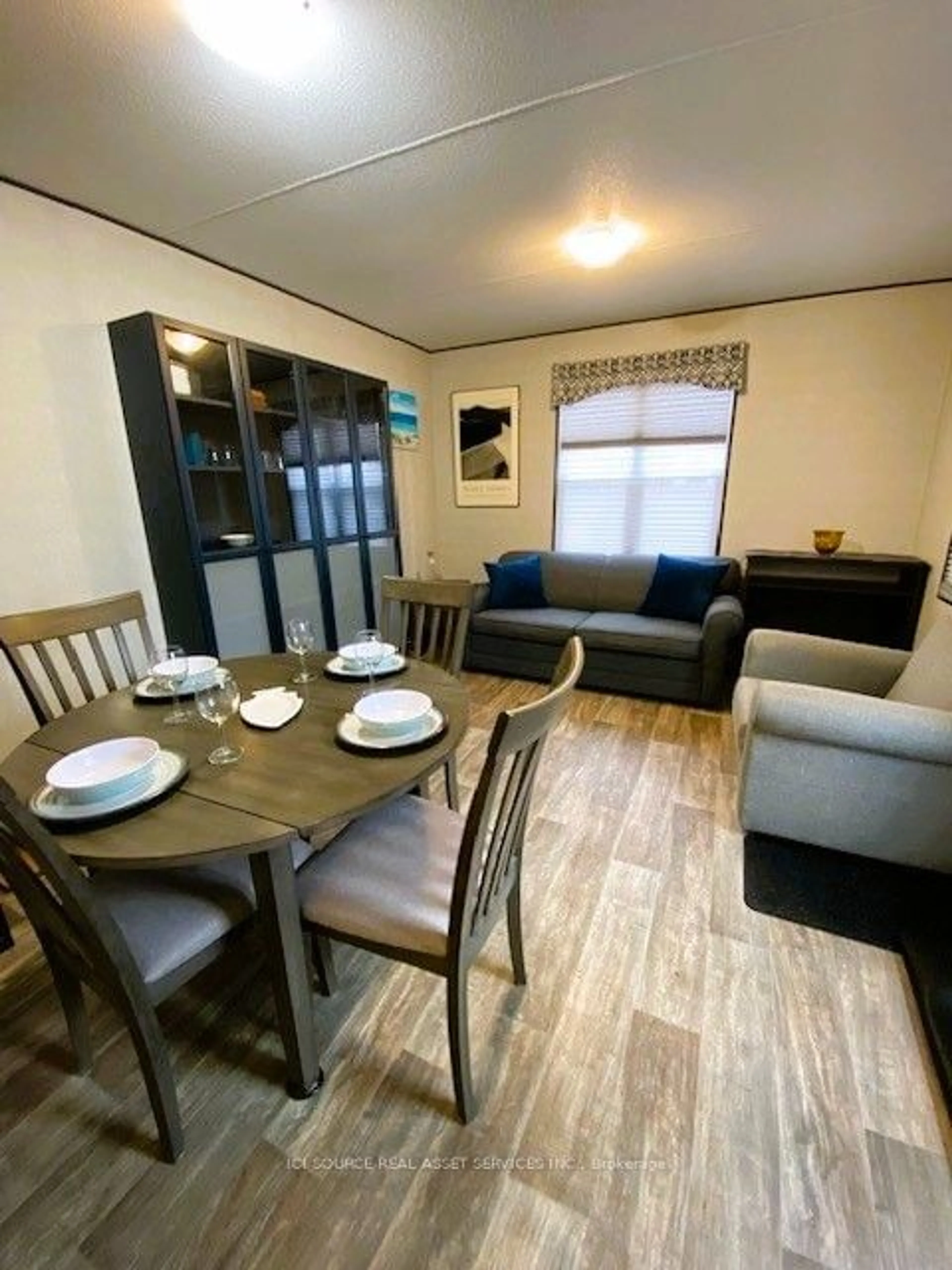 Dining room, wood/laminate floor for 155 McCrearys Beach #MBR170, Drummond/North Elmsley Ontario K7H 3C8