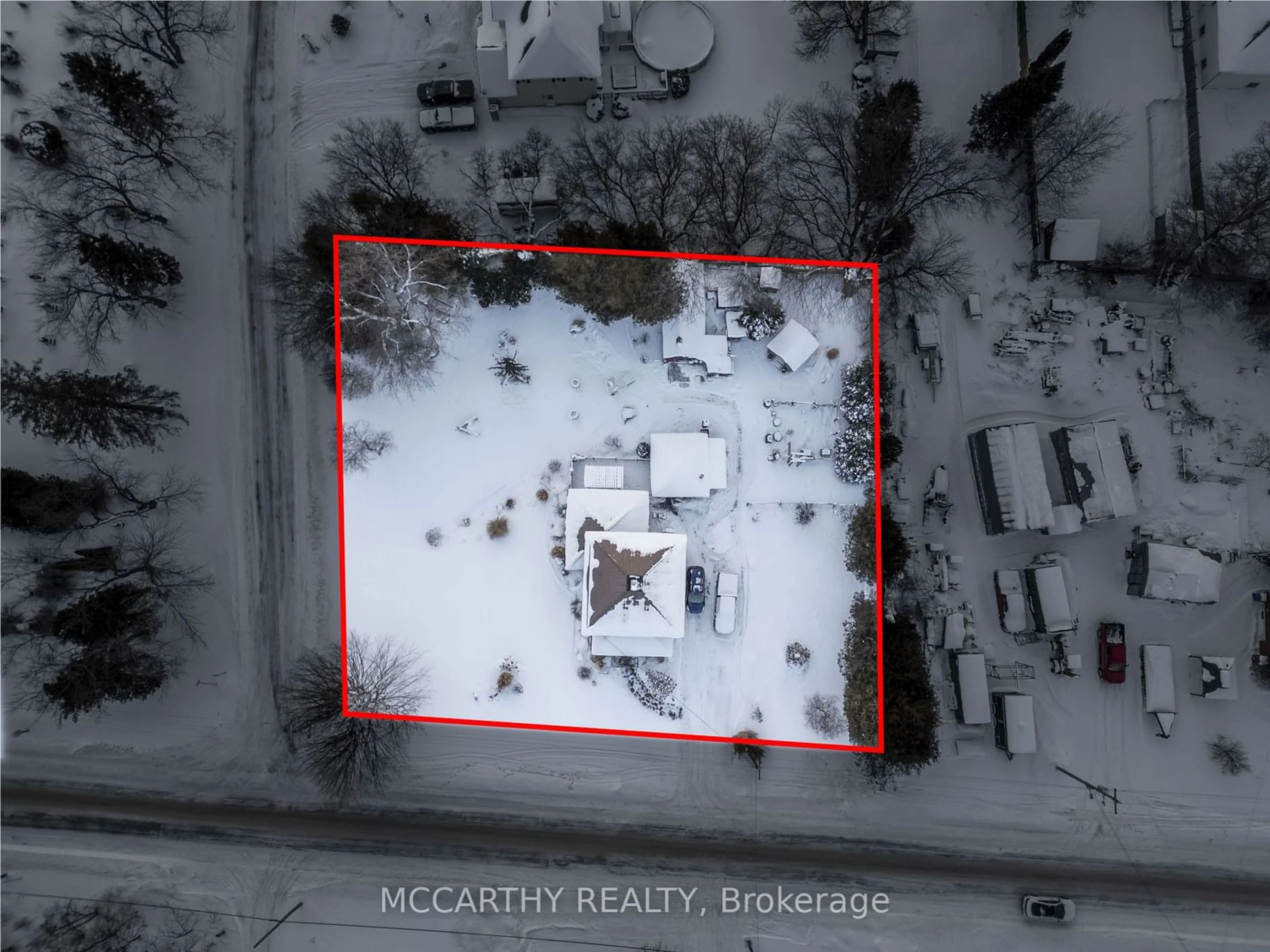 A pic from outside/outdoor area/front of a property/back of a property/a pic from drone, building for 260 Main St, Melancthon Ontario L9V 1X8