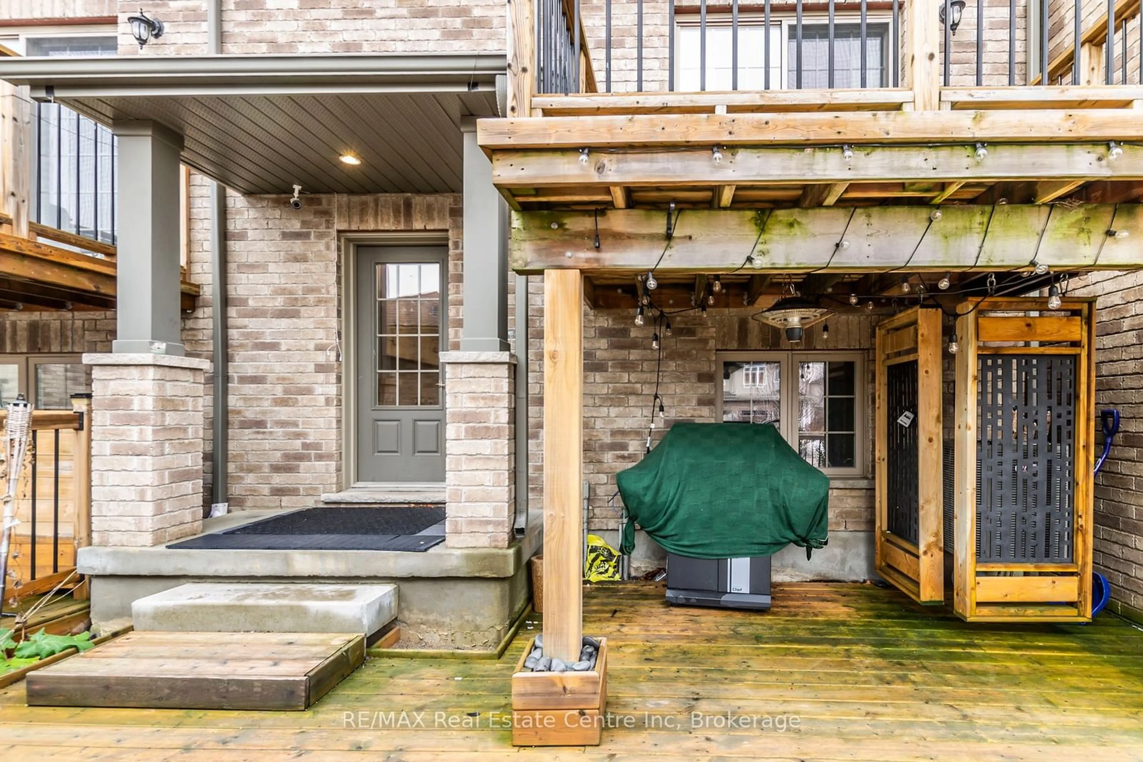 Patio, street for 25 Jeffrey Dr, Guelph Ontario N1E 0L6